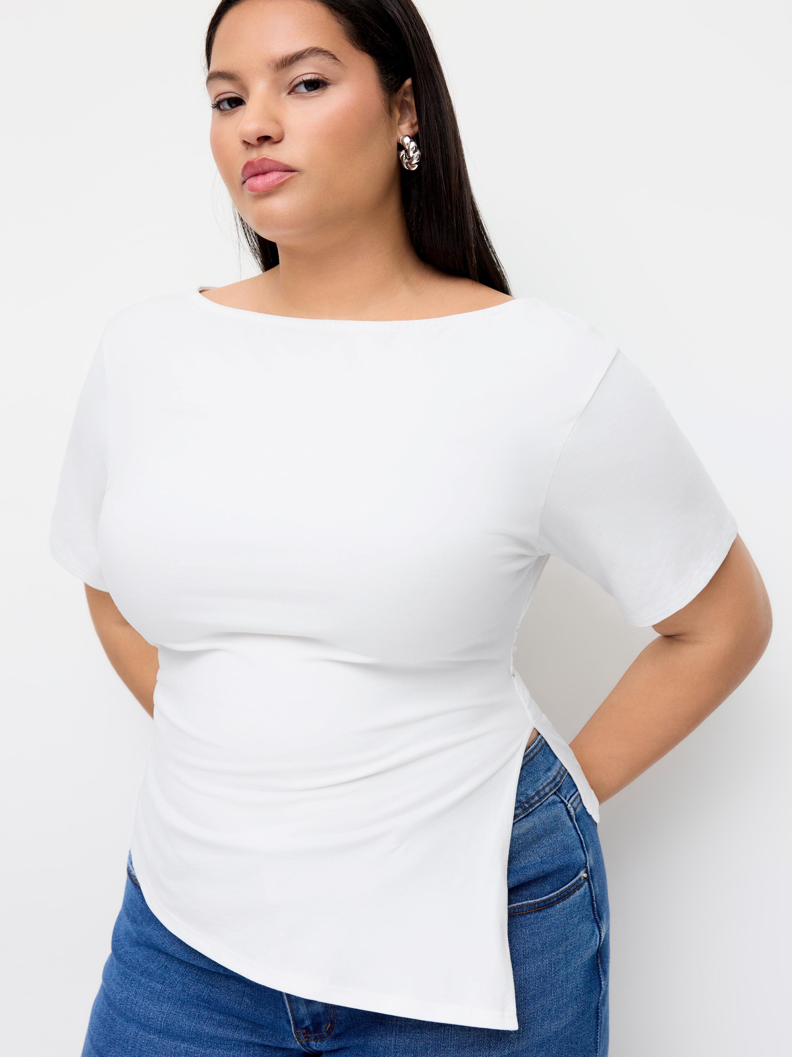 Cotton-blend Round Neckline Asymmetrical Split Ruched Tee Curve & Plus by CIDER