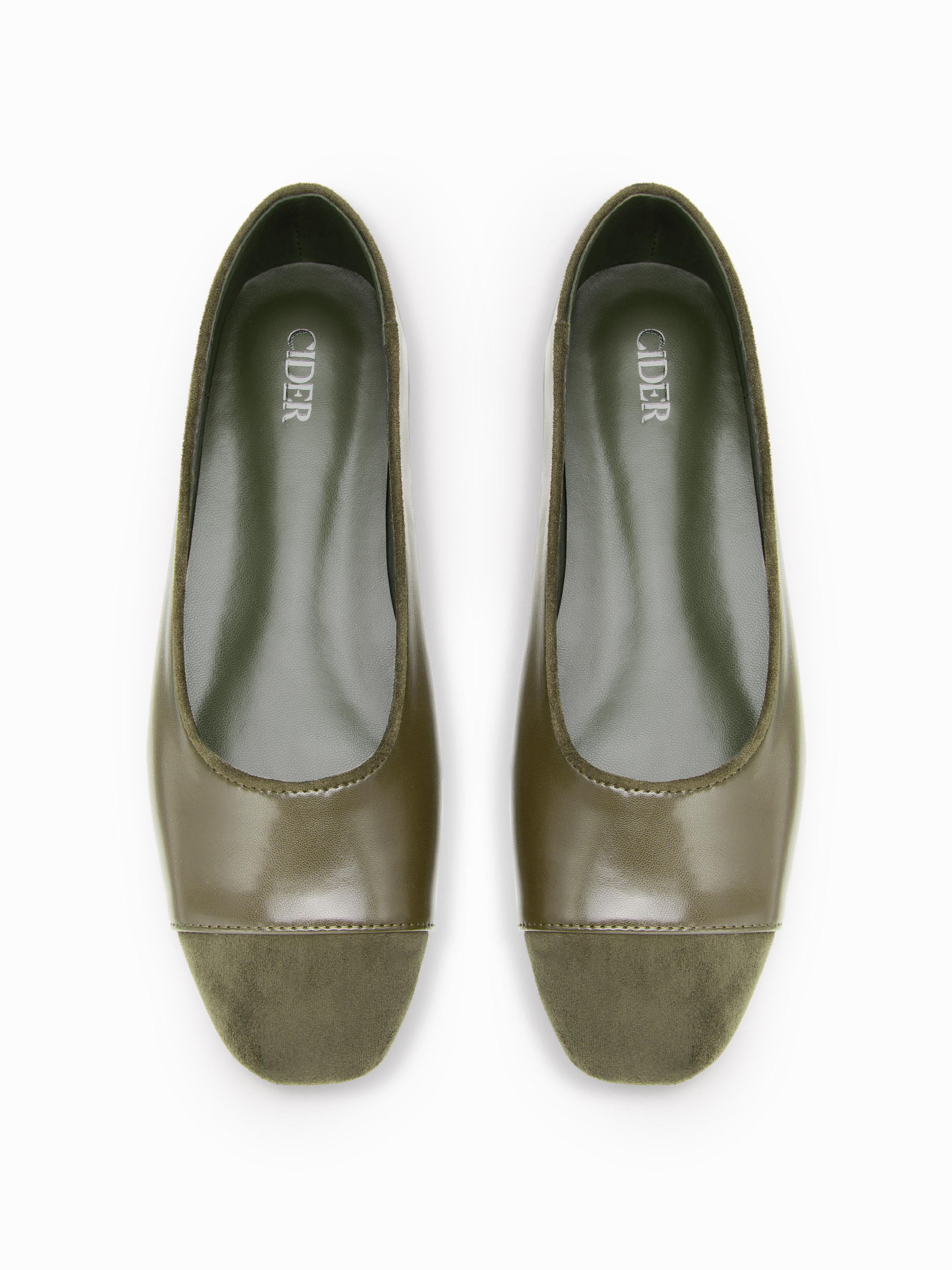 FAUX LEATHER & FAUX SUEDE FLATS by CIDER