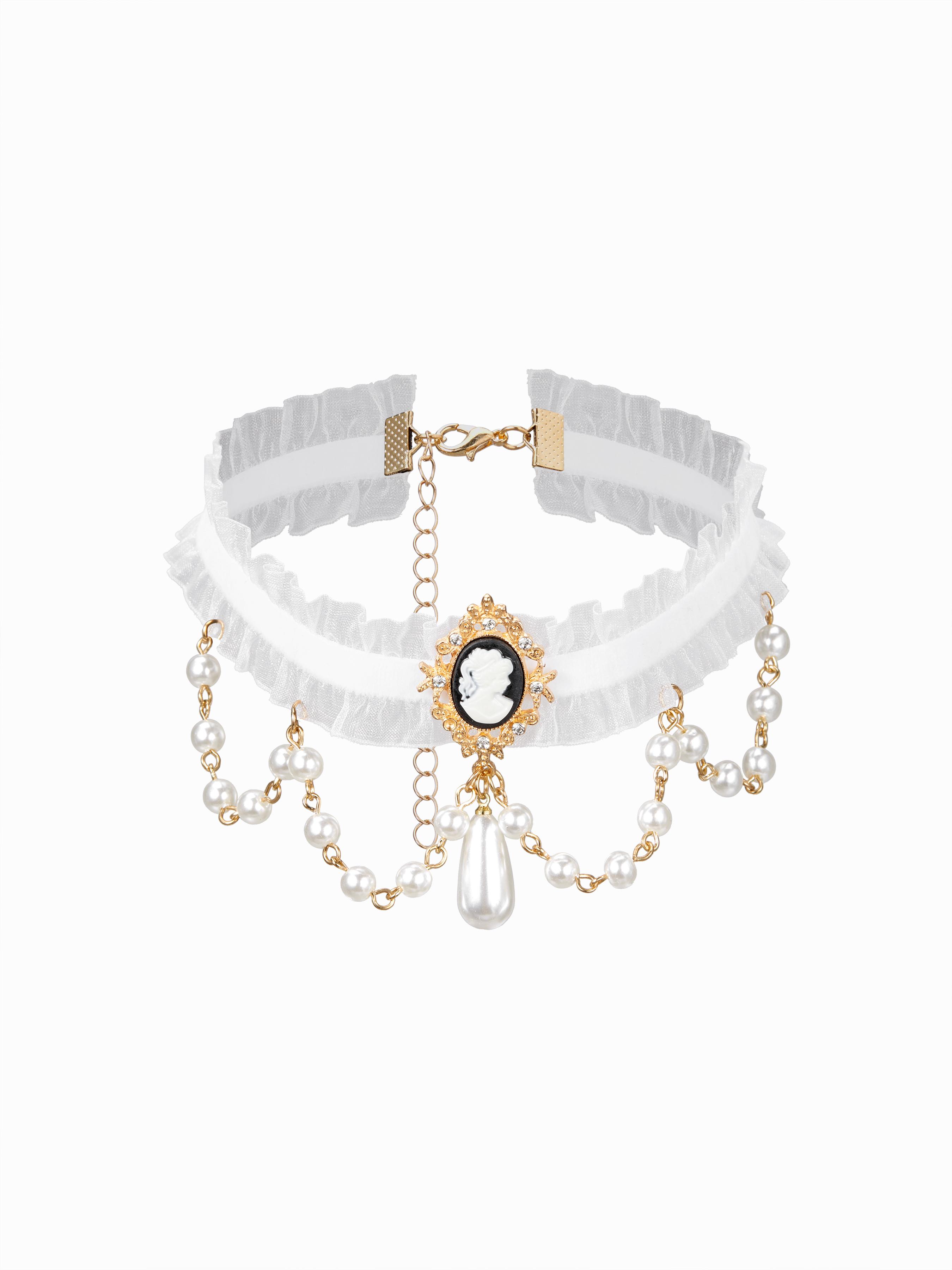 FAUX PEARL & CAMEO LACE CHOKER by CIDER