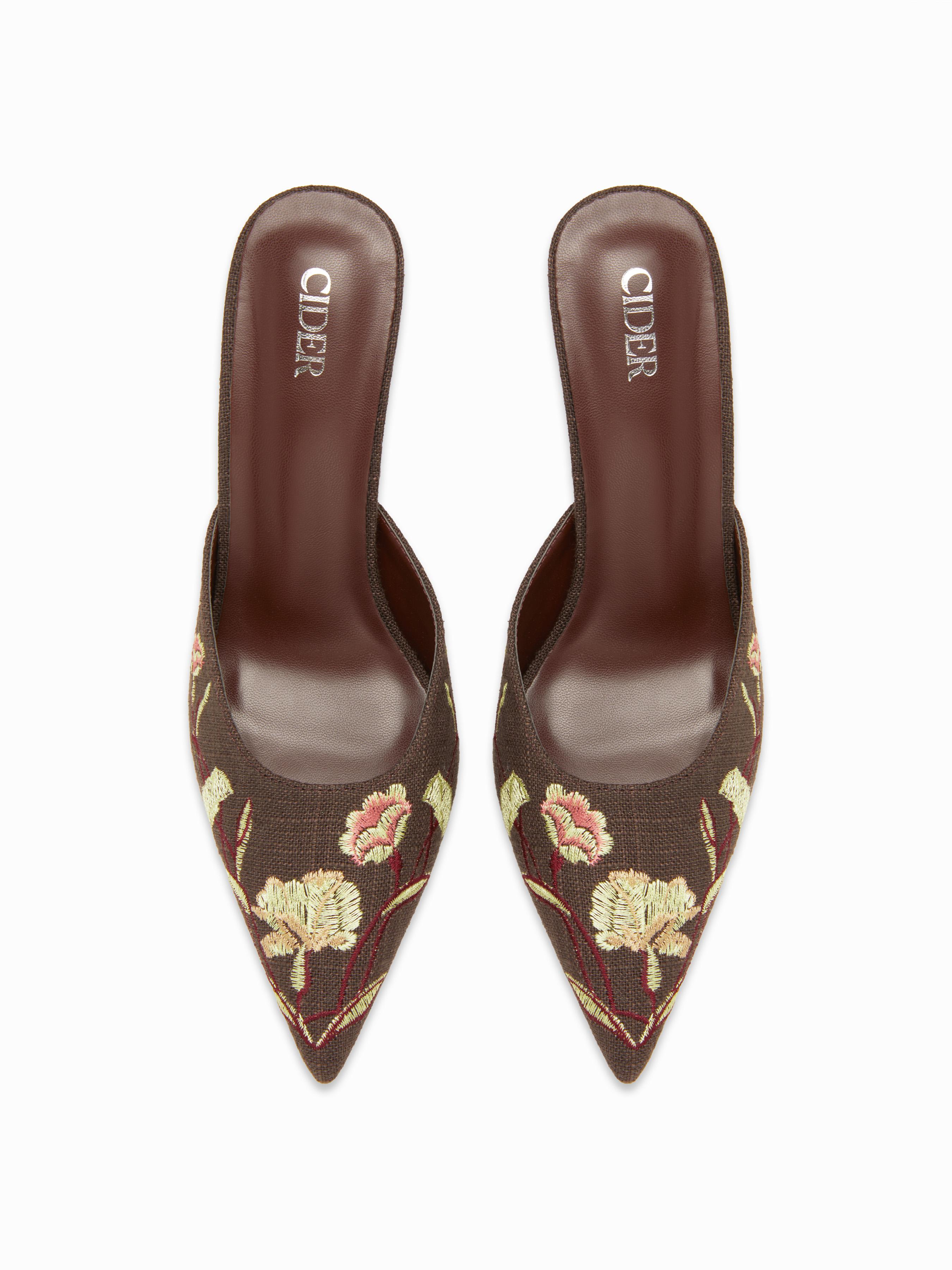 FLOWER EMBROIDERED POINTED TOE HEELS by CIDER