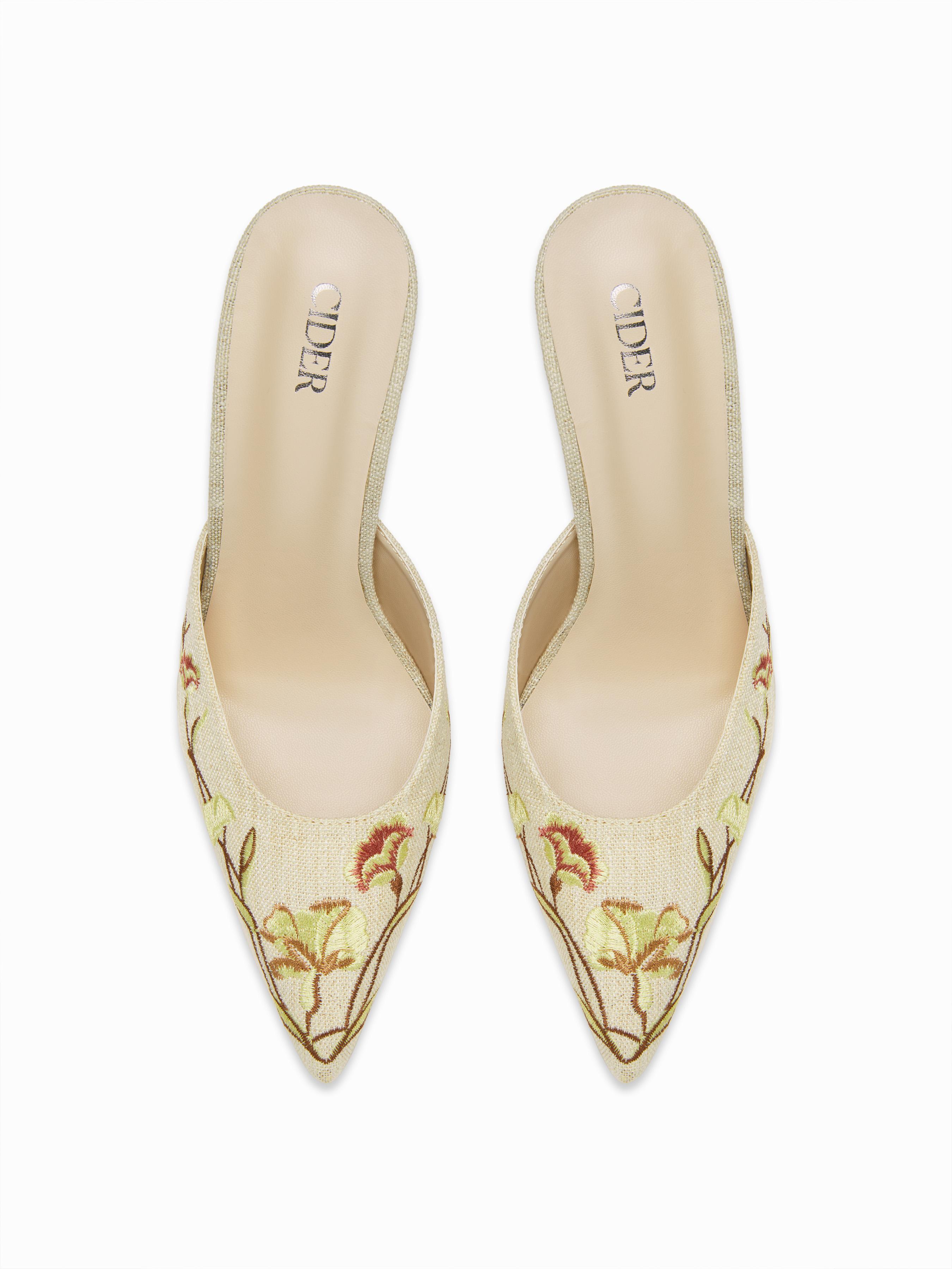 FLOWER EMBROIDERED POINTED TOE HEELS by CIDER