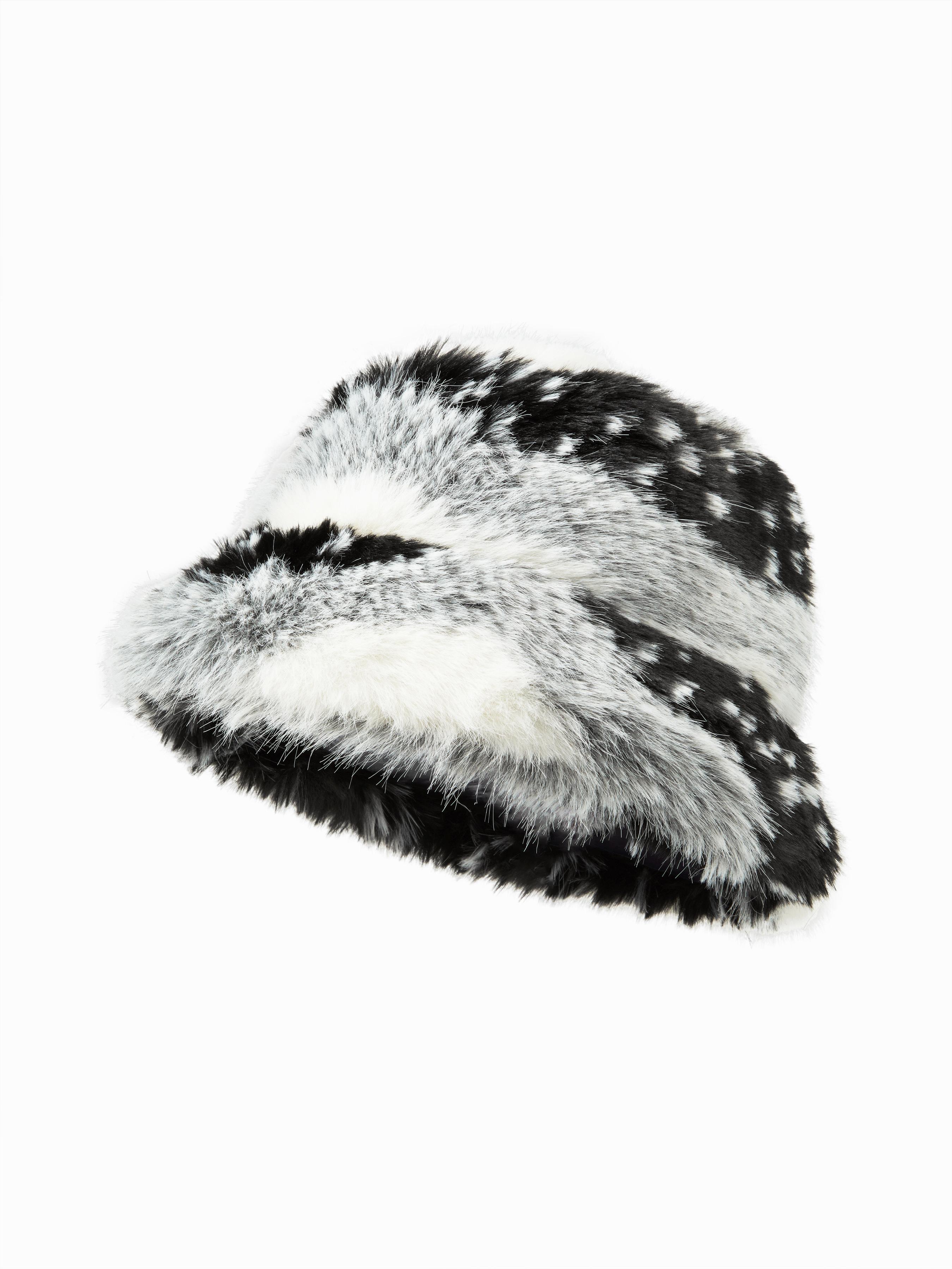 FUZZY BUCKET HAT by CIDER