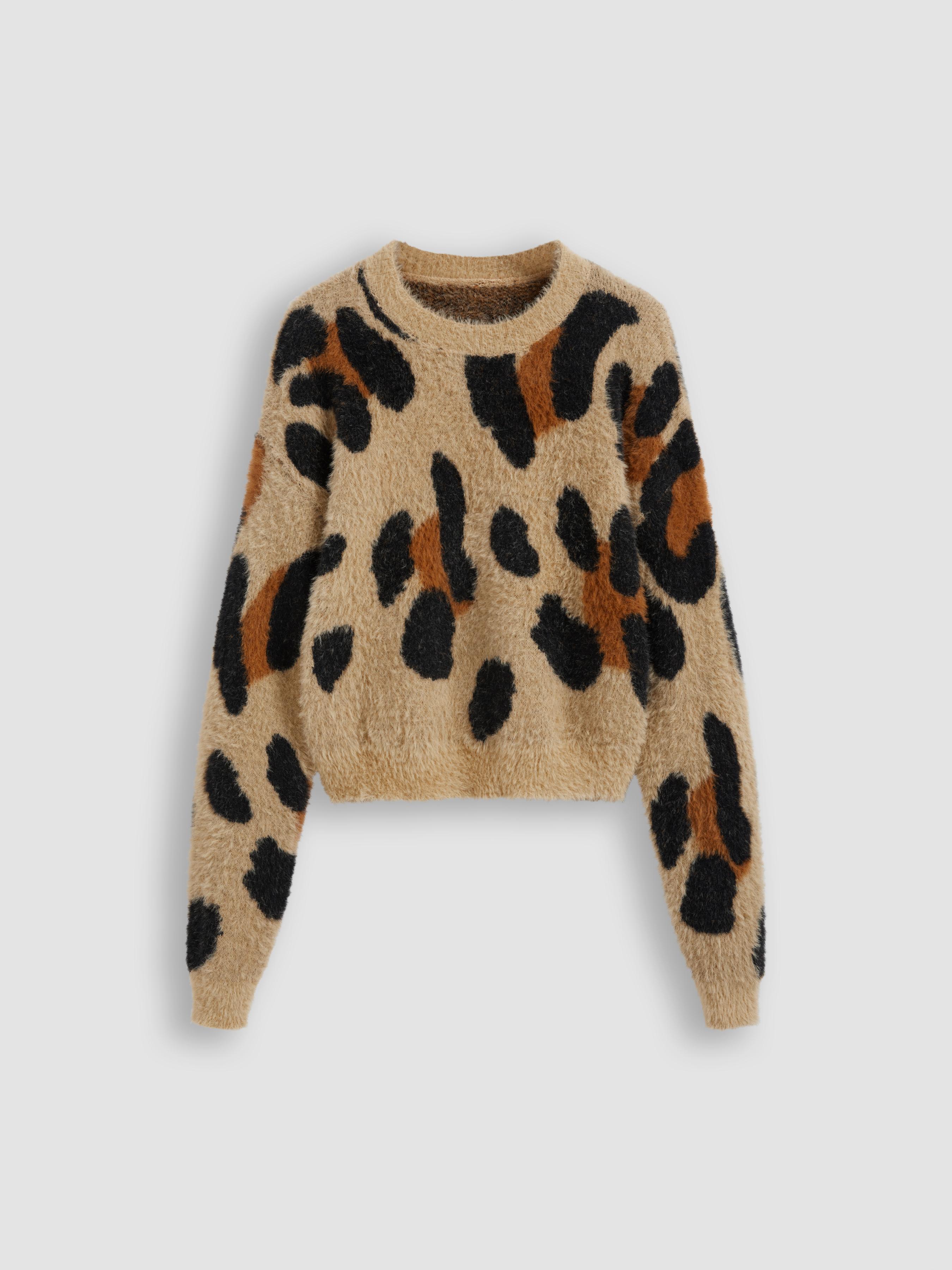 Knitted Round Neckline Leopard Crop Sweater by CIDER