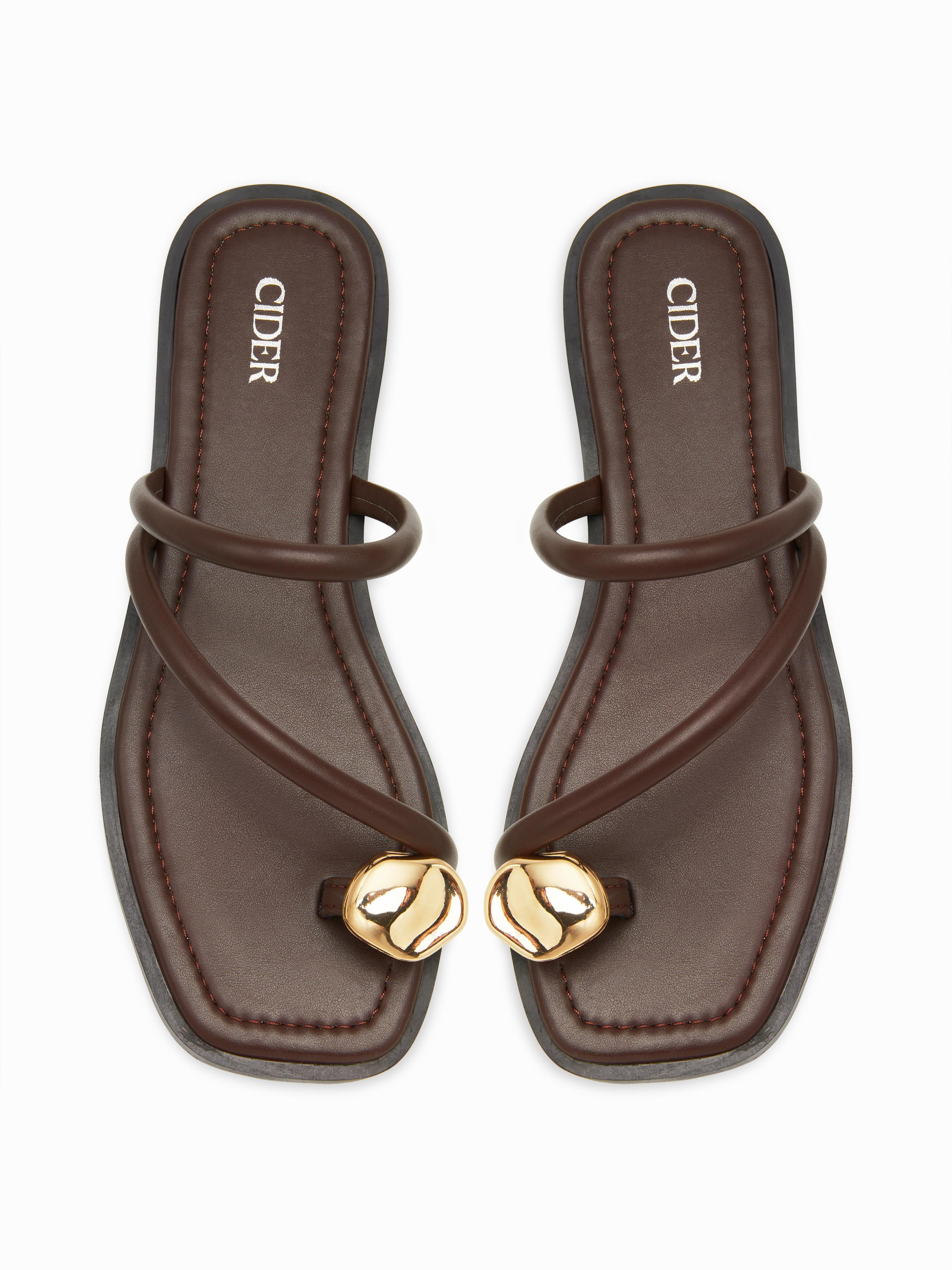 METAL DECOR SQUARE TOE FLIP-FLOP SLIPPERS by CIDER