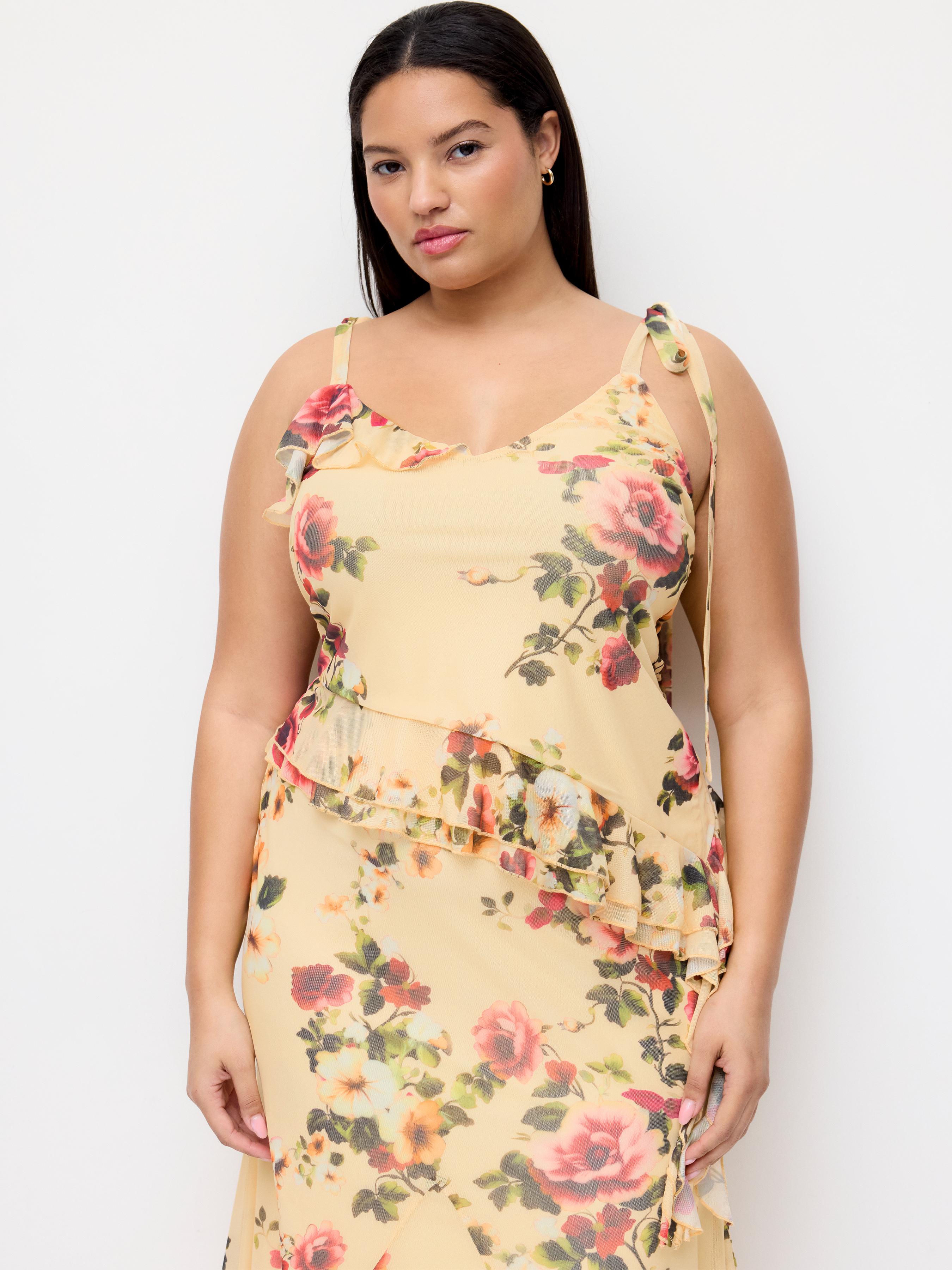 Mesh Floral V-neck Asymmetrical Hem Cami Top Curve & Plus by CIDER