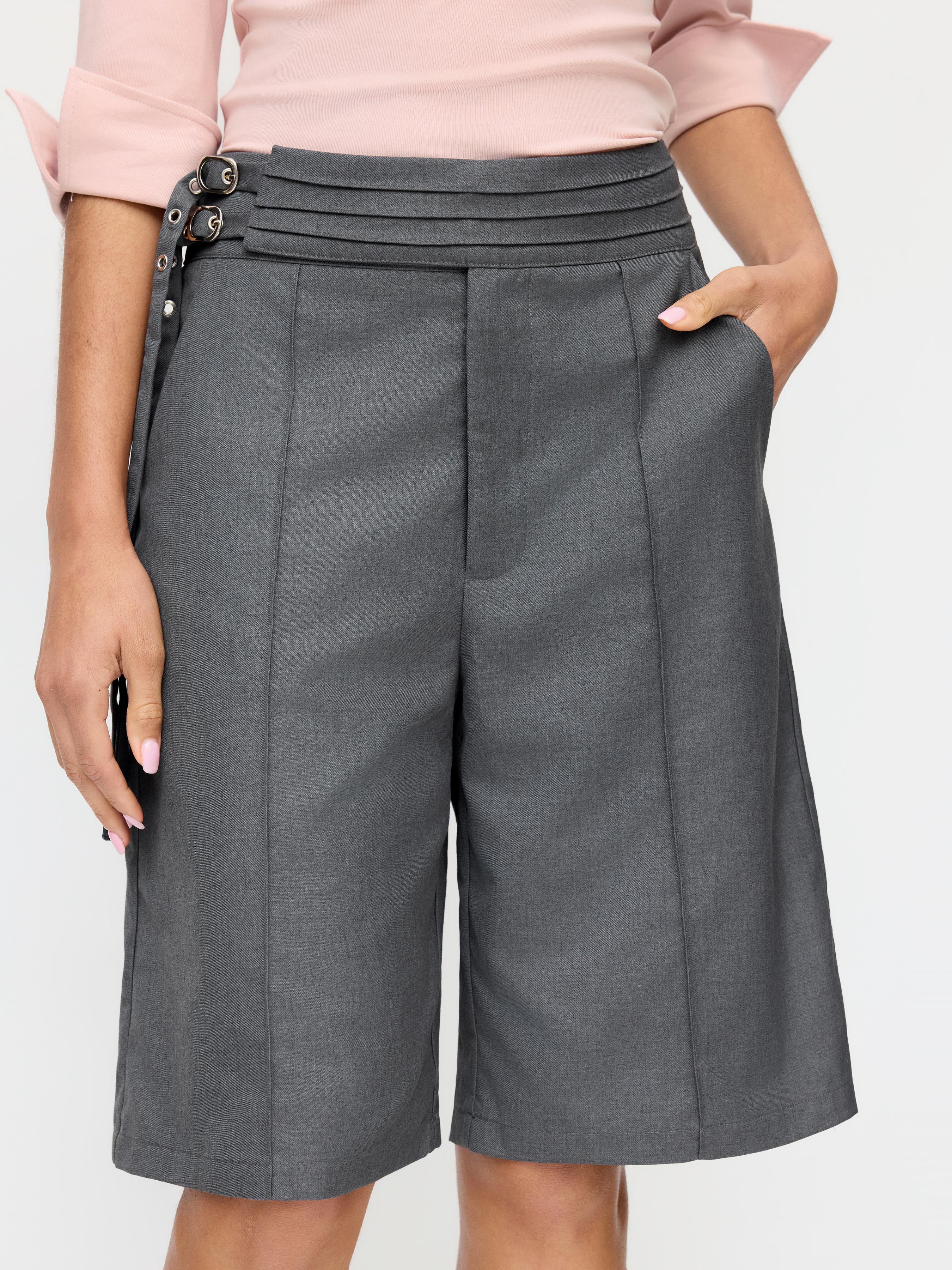 Mid Rise Pleated Bermuda Shorts With Metal Detail by CIDER