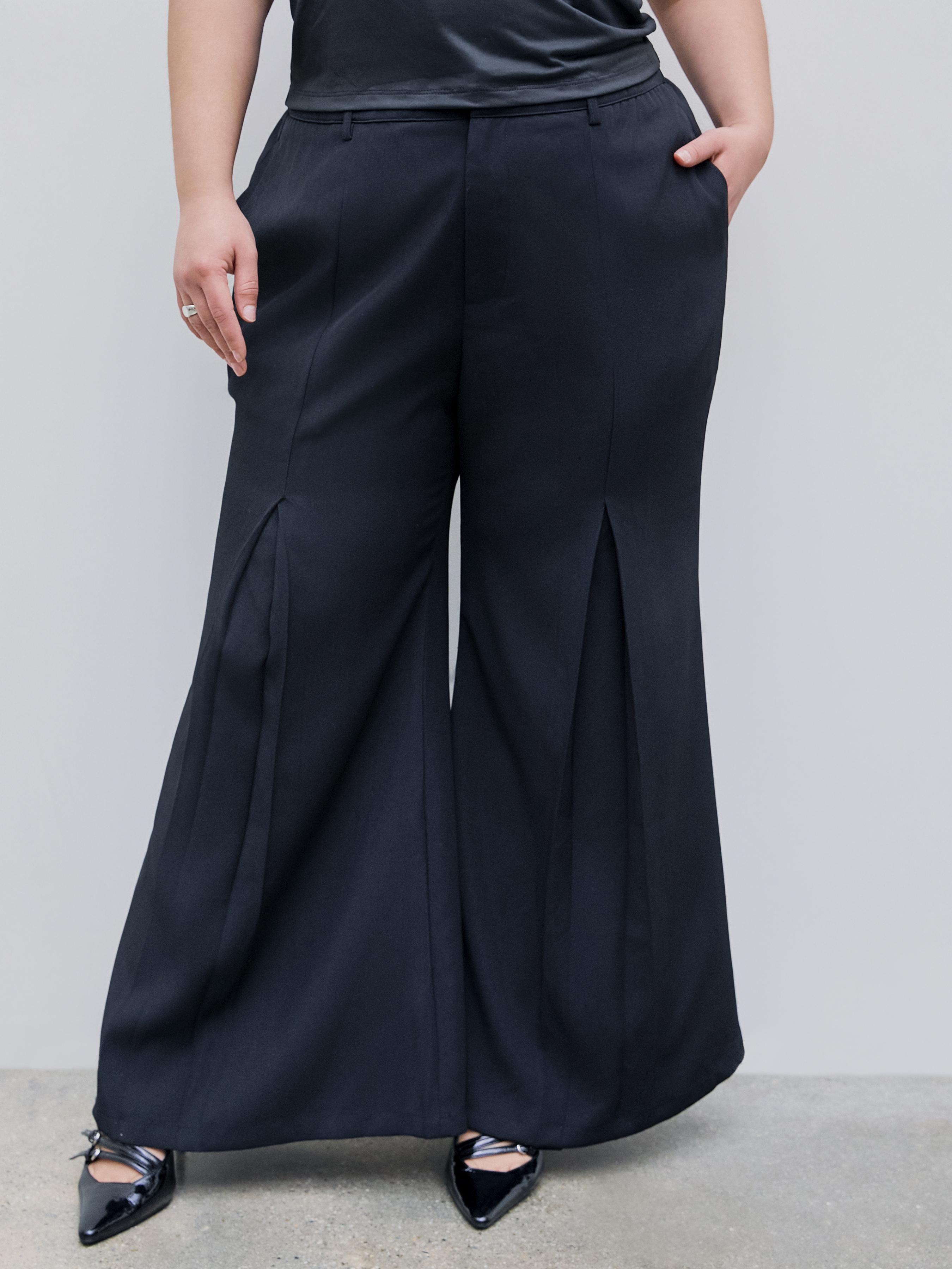 Mid Waist Pleated Pocket Flared Trousers Curve & Plus by CIDER