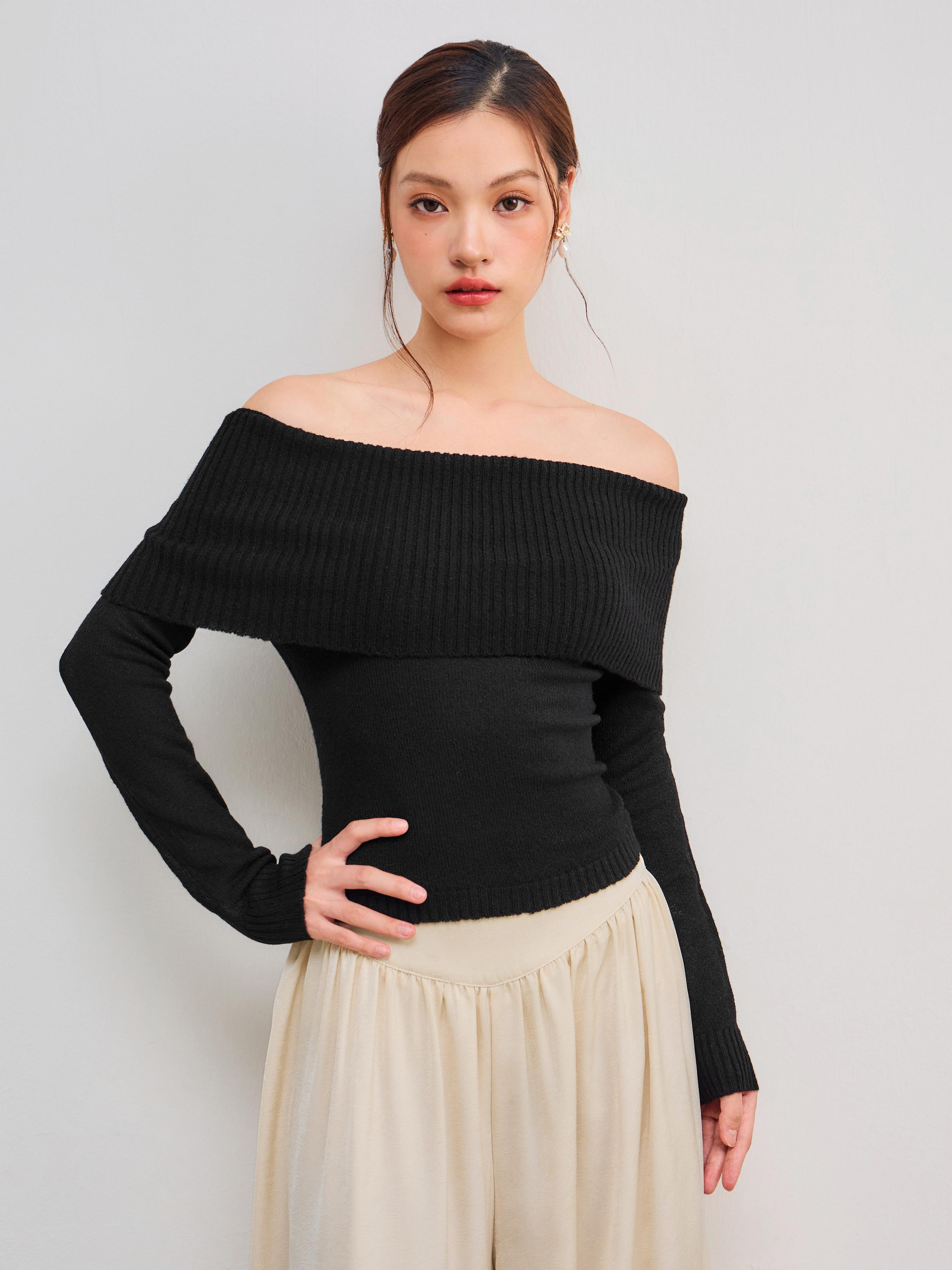 Off-shoulder Knitted Long Sleeve Top by CIDER