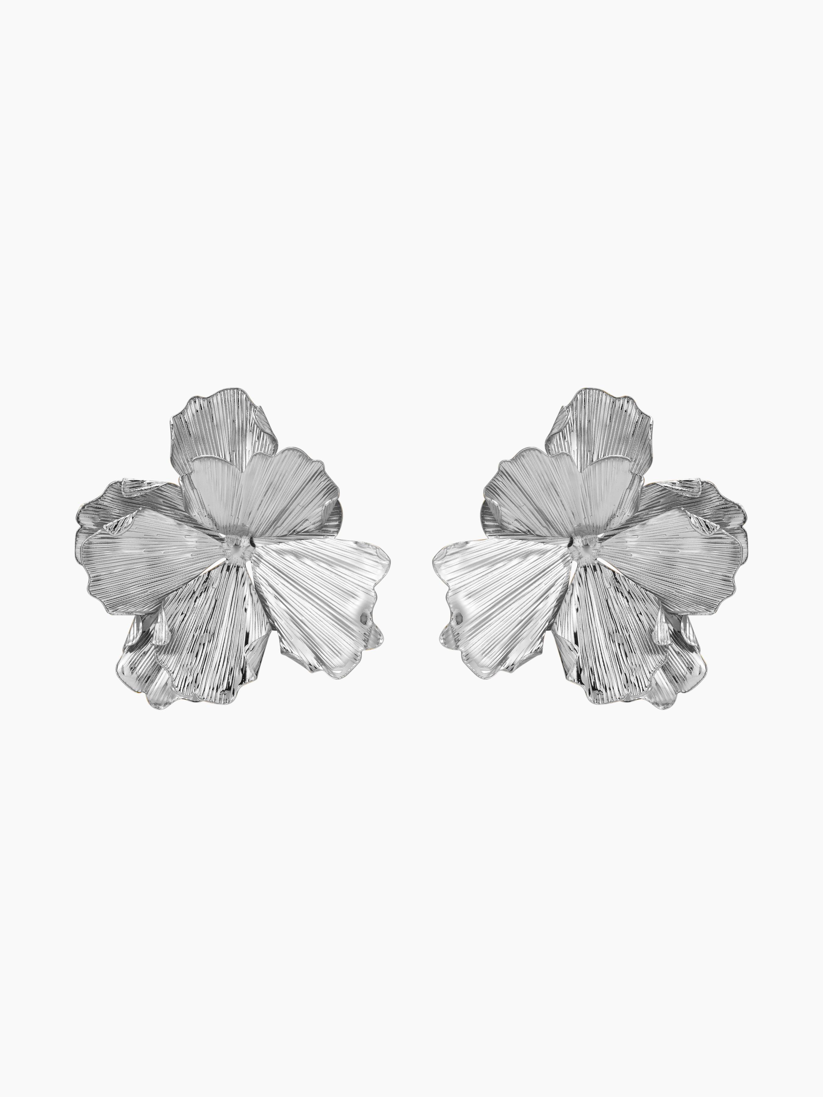 PLEATED FLOWER STUD EARRINGS by CIDER