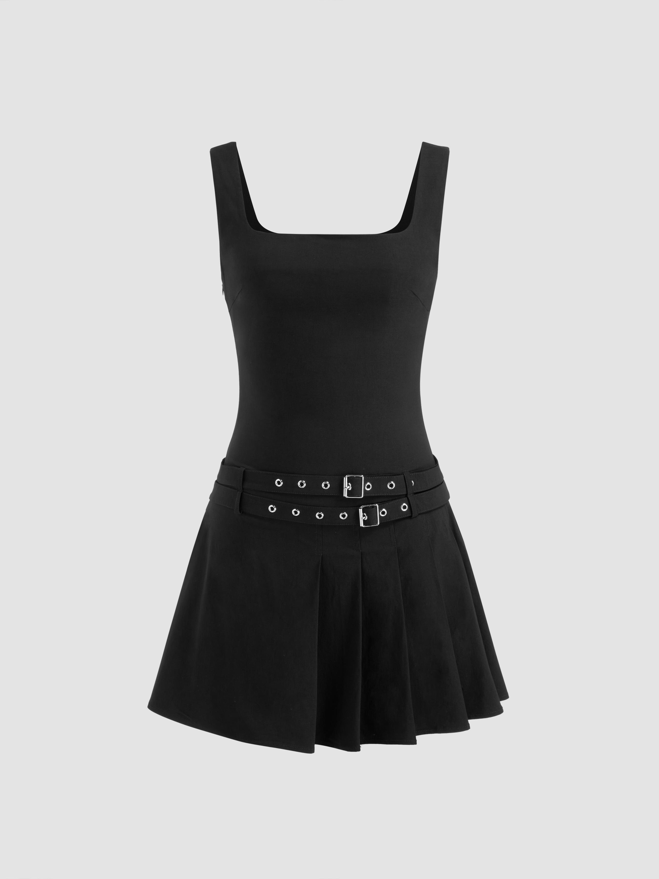 Quadratischer Hals, plissierter Minikleid mit zwei Gurten by CIDER Quadratischer Hals, plissierter Minikleid mit zwei Gurten by CIDER