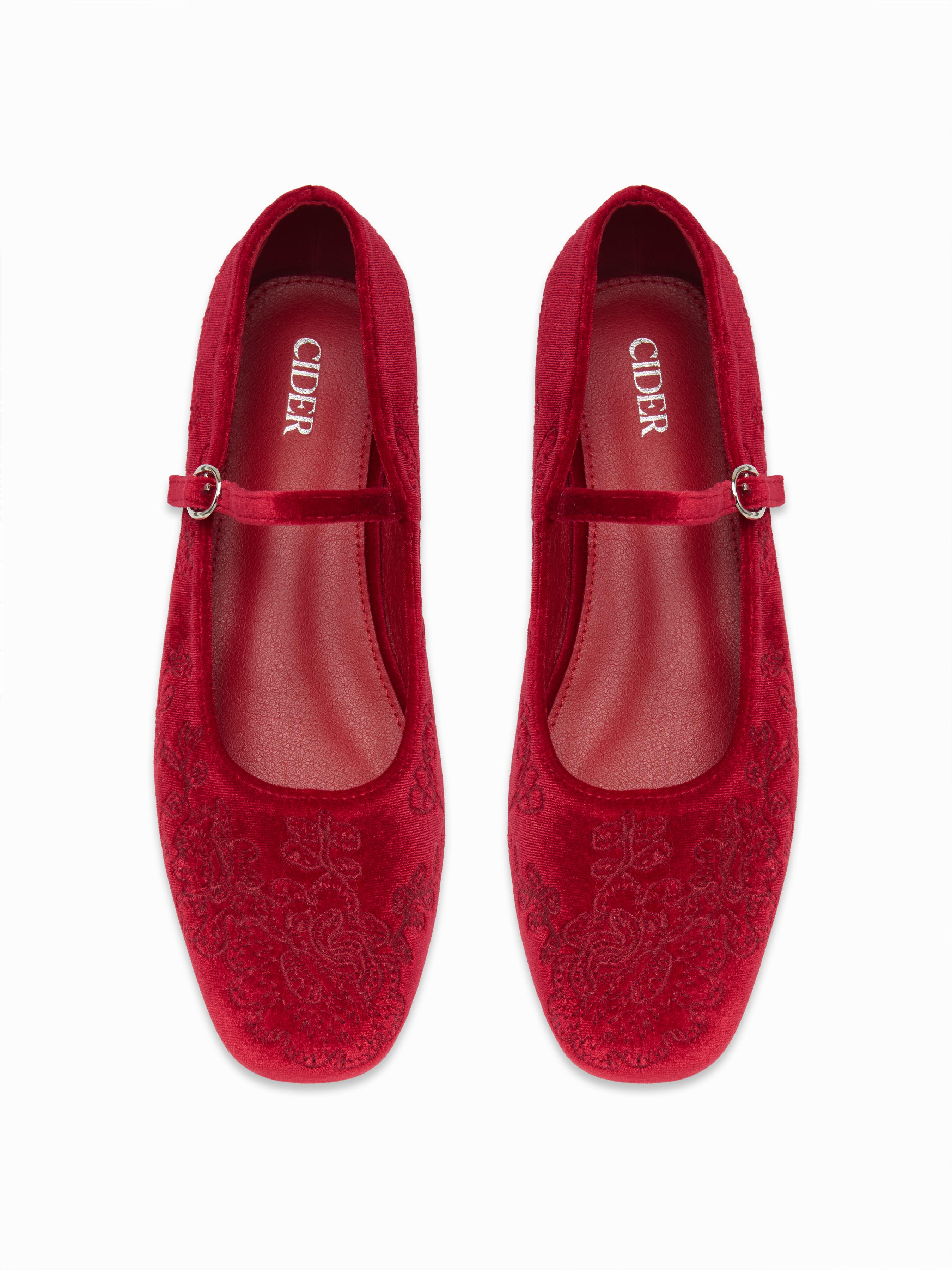 ROUND TOE EMBROIDERED  MARY JANE SHOES by CIDER