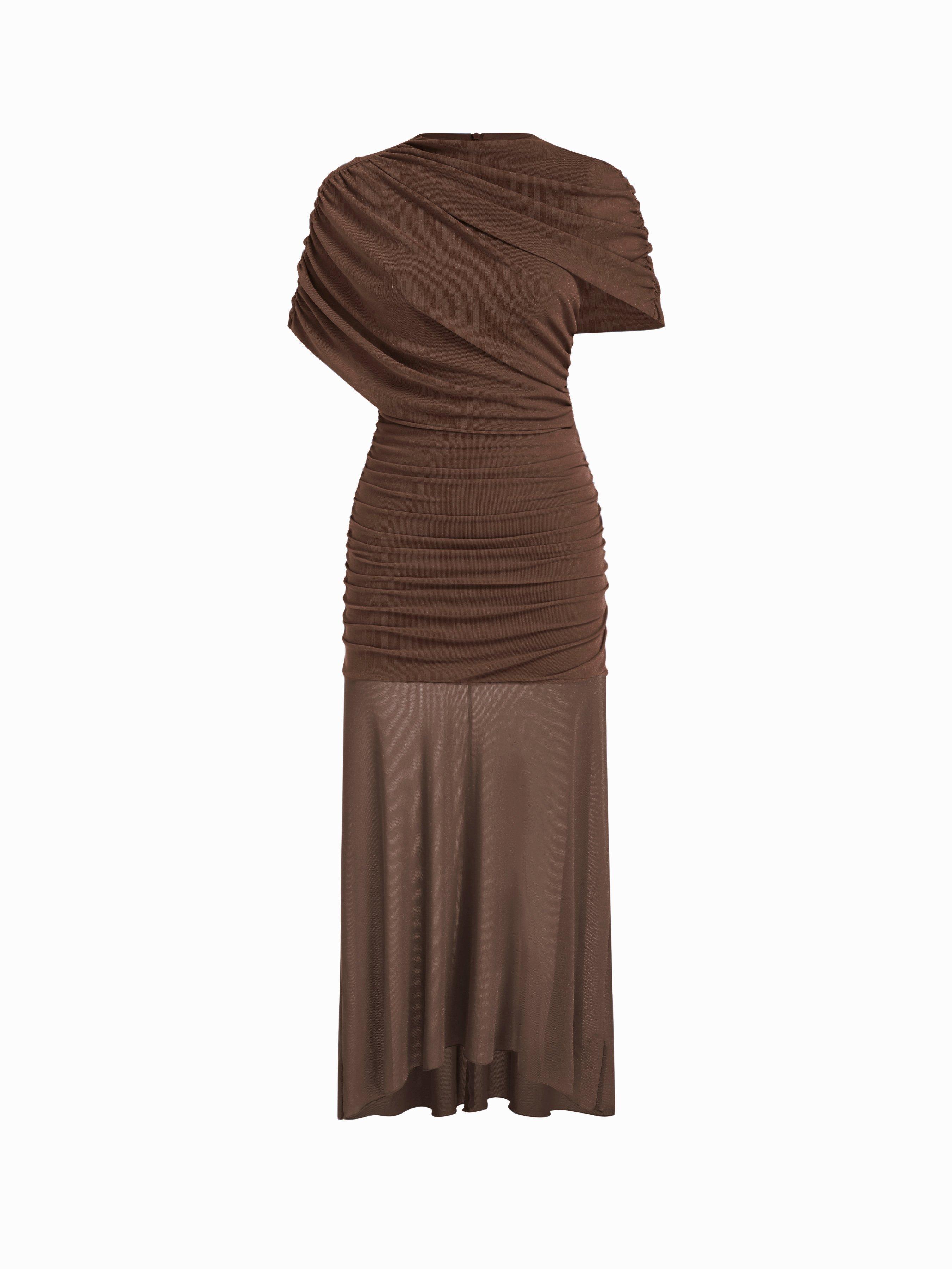 Robe longue maxi à encolure cheminée, col structuré, manches cape, effet froncé et ourlet dégradé high-low by CIDER