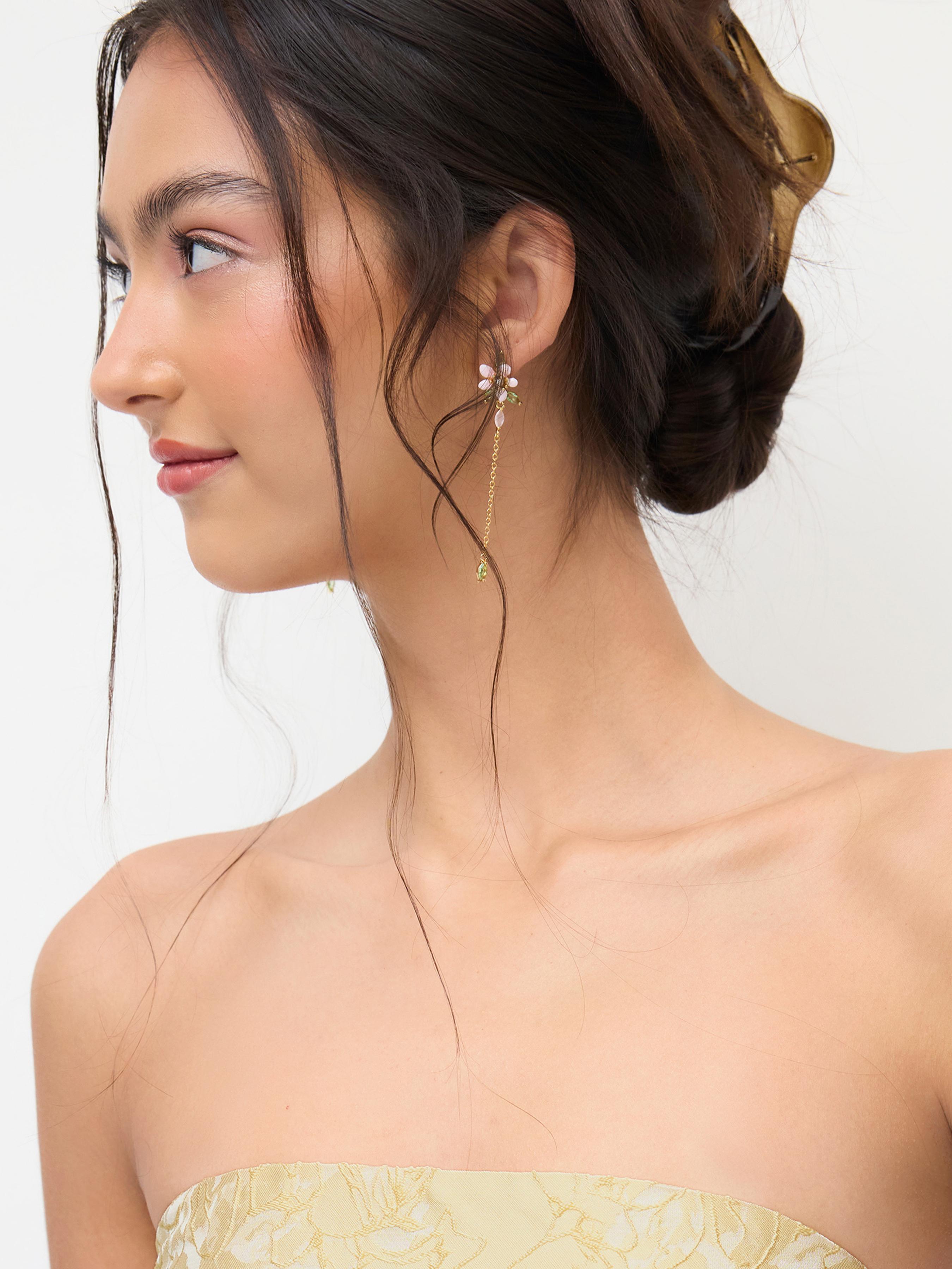 ZIRCON FLORAL & HEART CHAIN DROP EARRINGS by CIDER