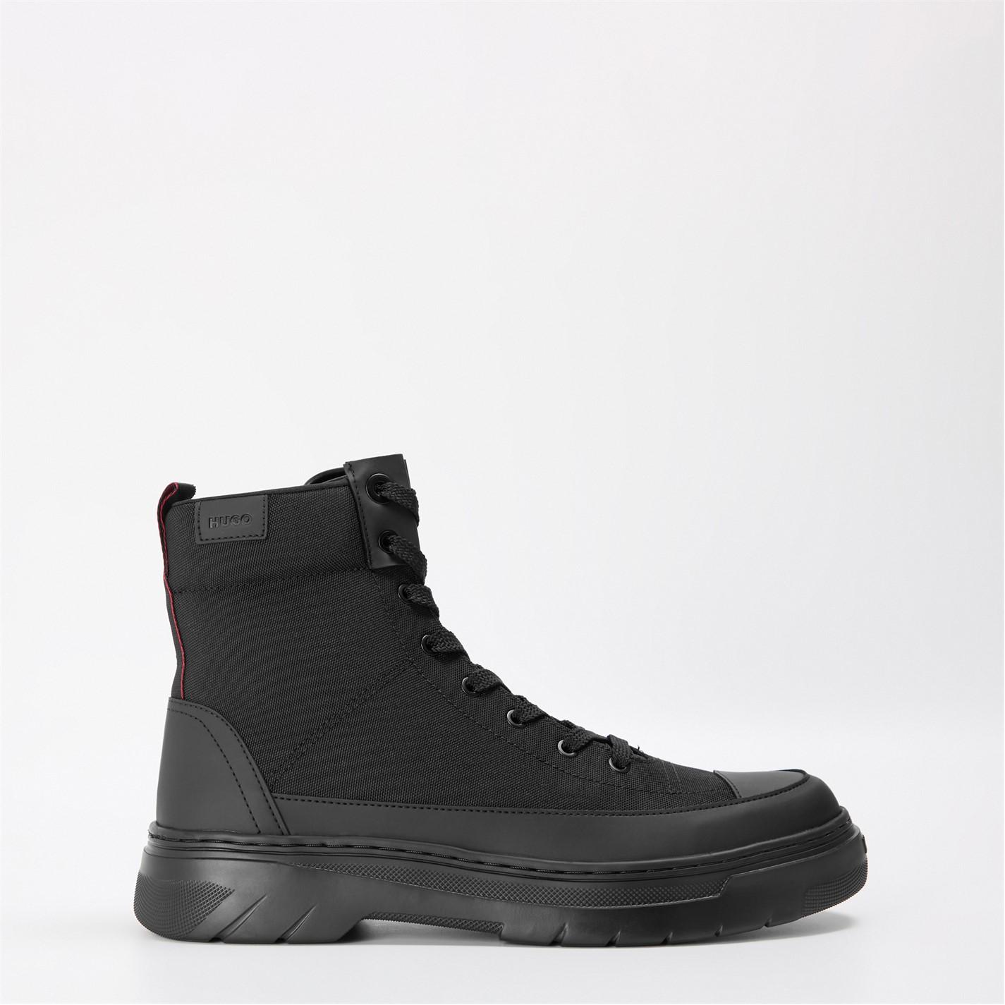 Hugo Urian Halb Ankle Boots by COGGLES