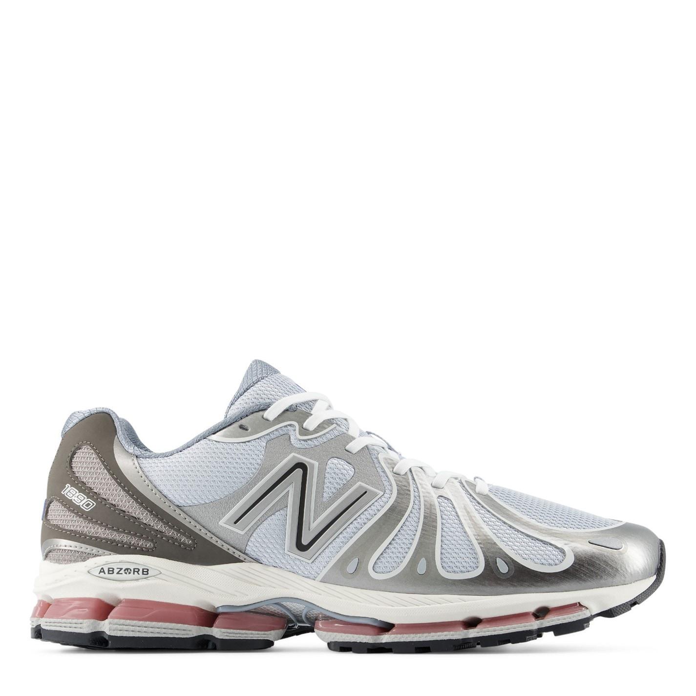 NEW BALANCE Women's Trainers by COGGLES
