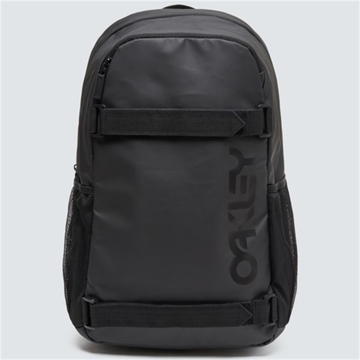 Oakley Freshman Skate Backpack by COGGLES