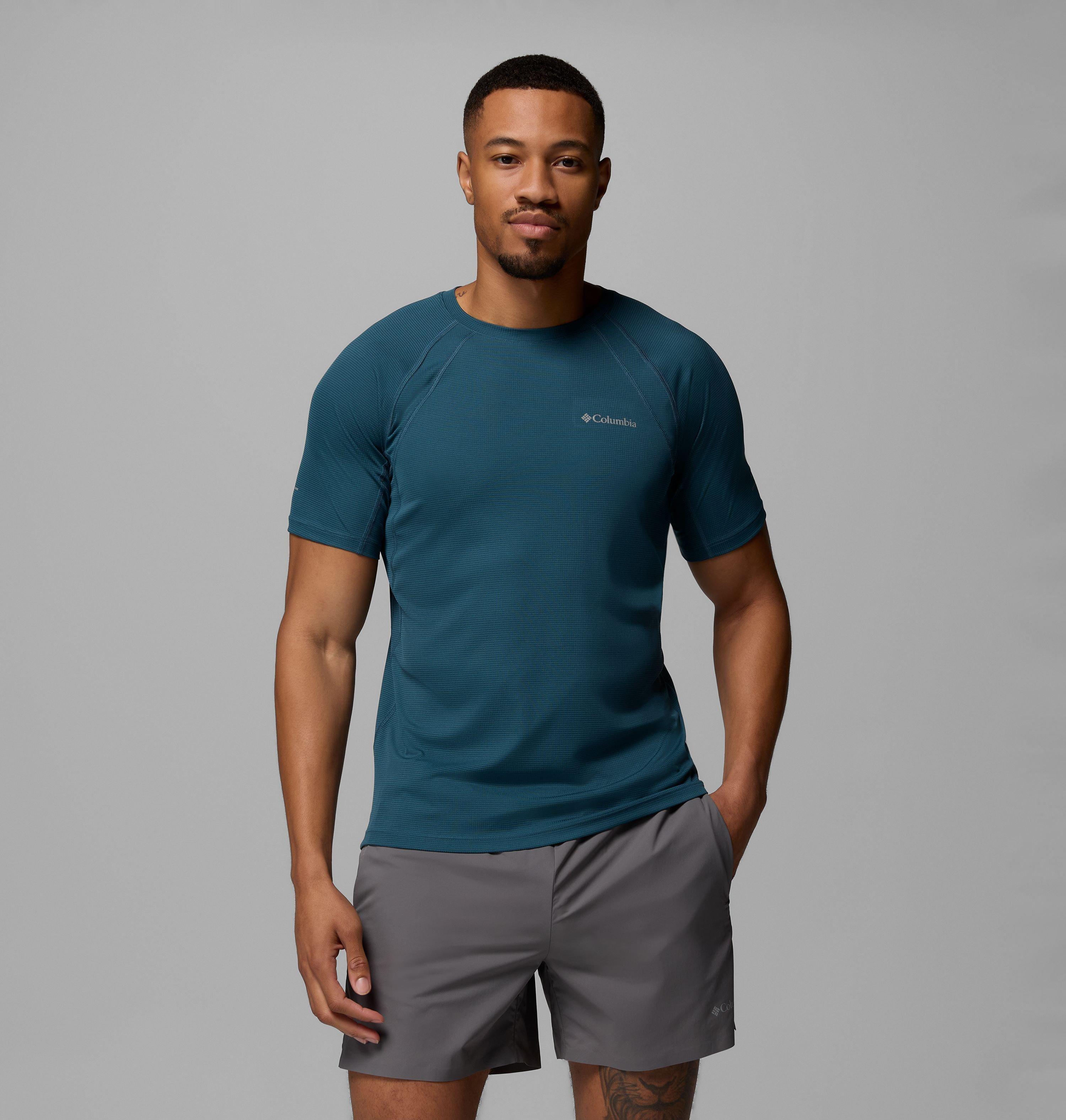 Columbia Men's Stealth Spring Short Sleeve Shirt by COLUMBIA