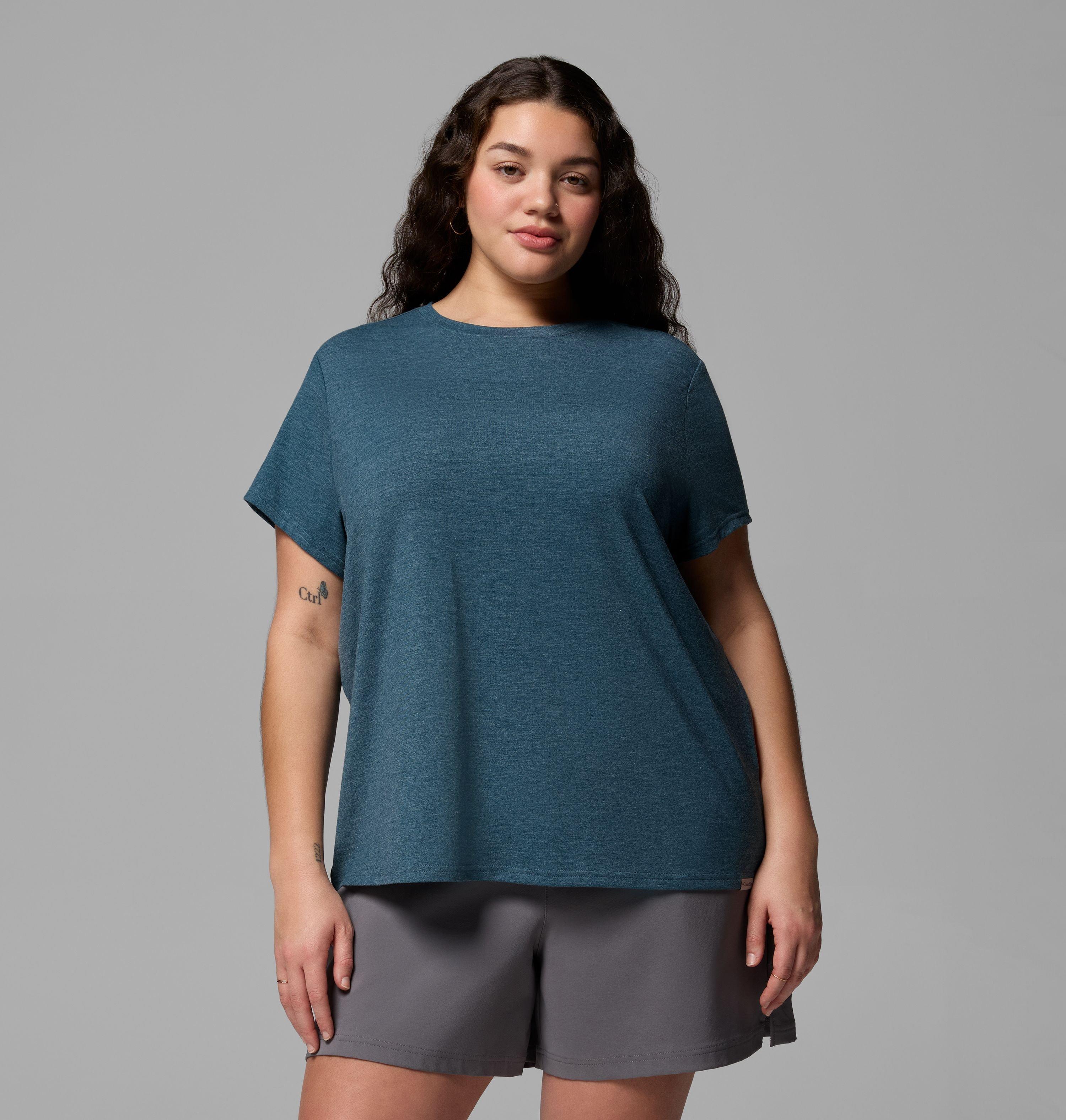 Columbia Women's CSC Soft Stretch Short Sleeve T-Shirt - Plus Size by COLUMBIA