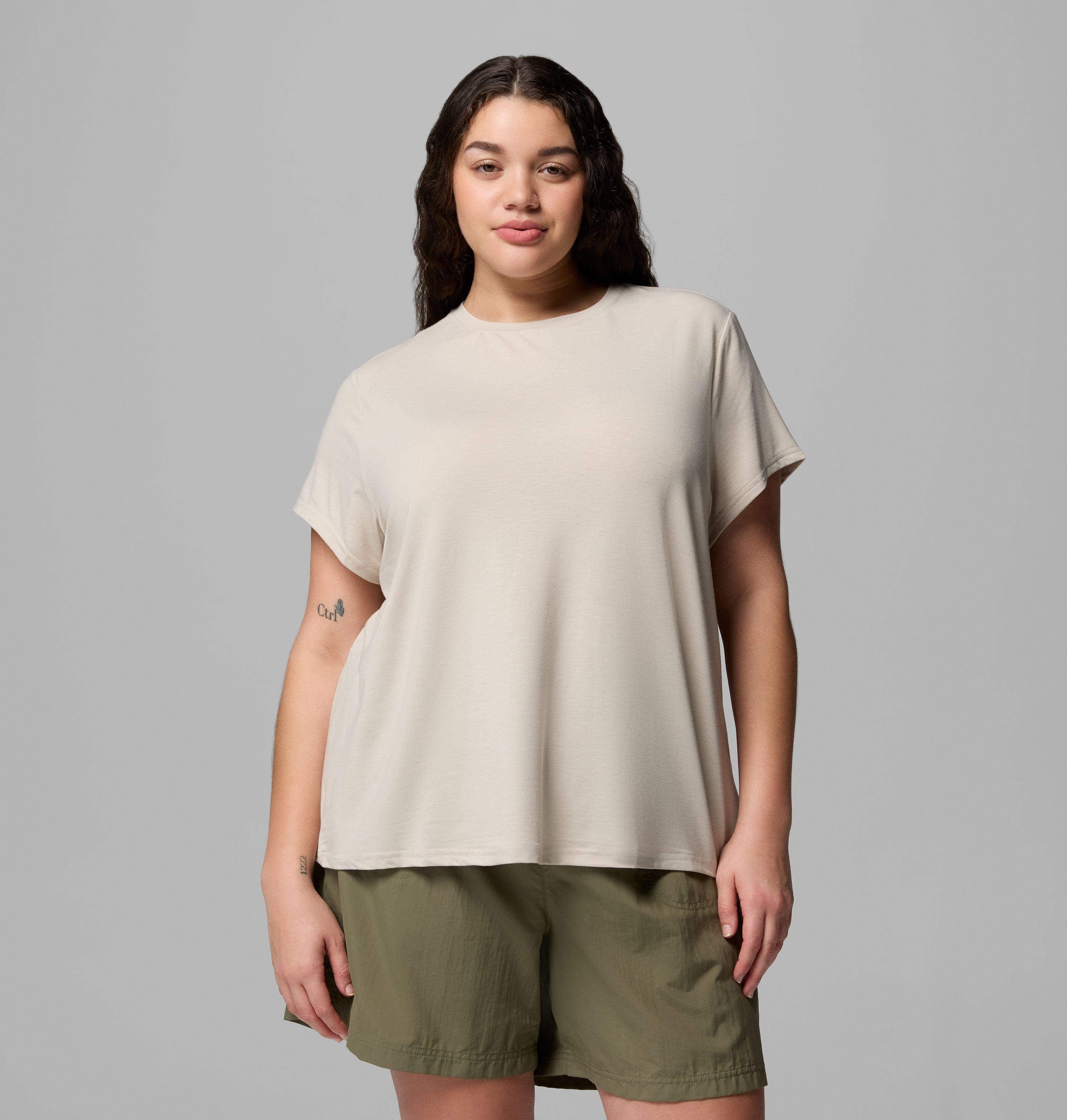 Columbia Women's CSC Soft Stretch Short Sleeve T-Shirt - Plus Size by COLUMBIA
