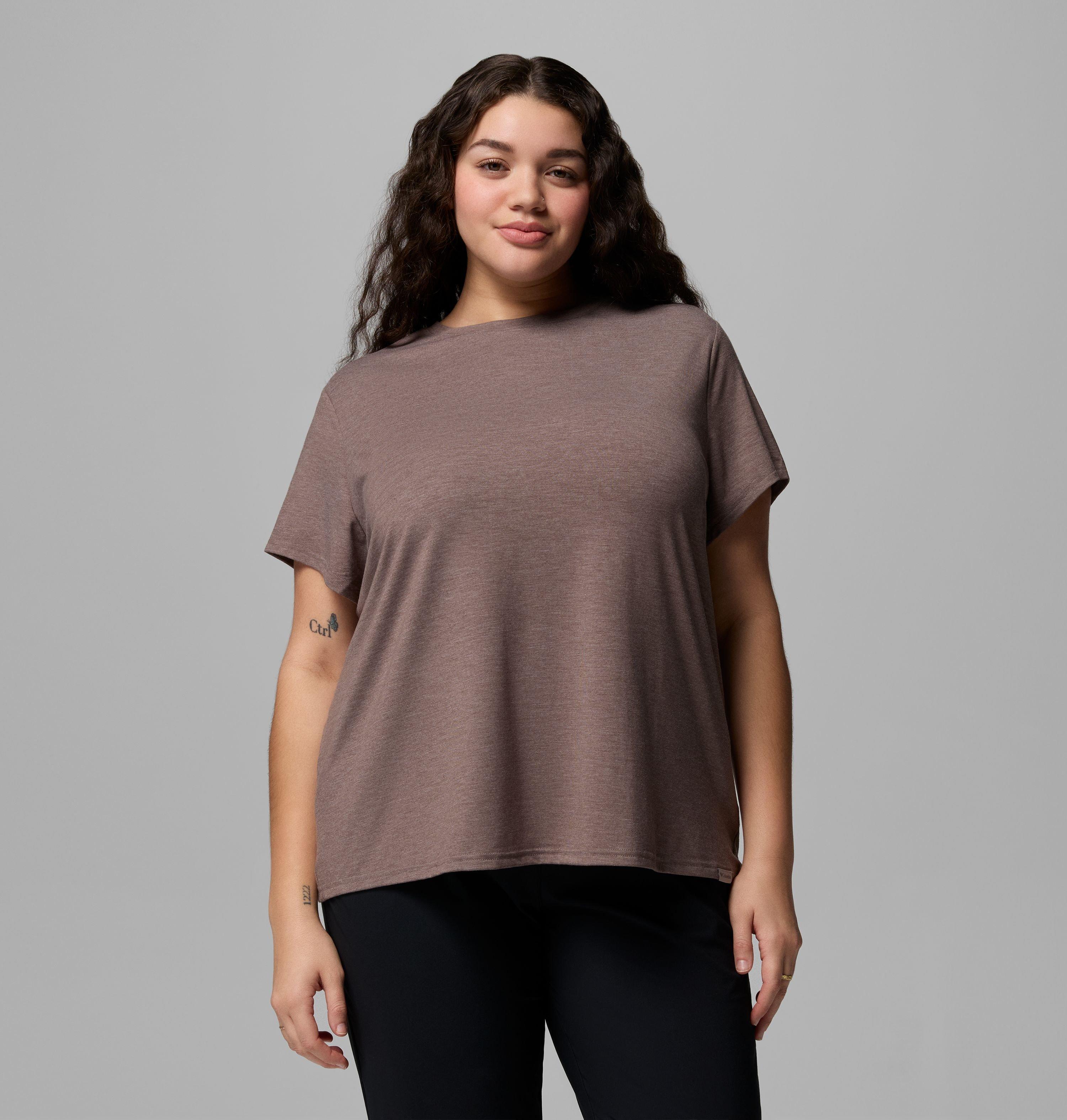 Columbia Women's CSC Soft Stretch Short Sleeve T-Shirt - Plus Size by COLUMBIA