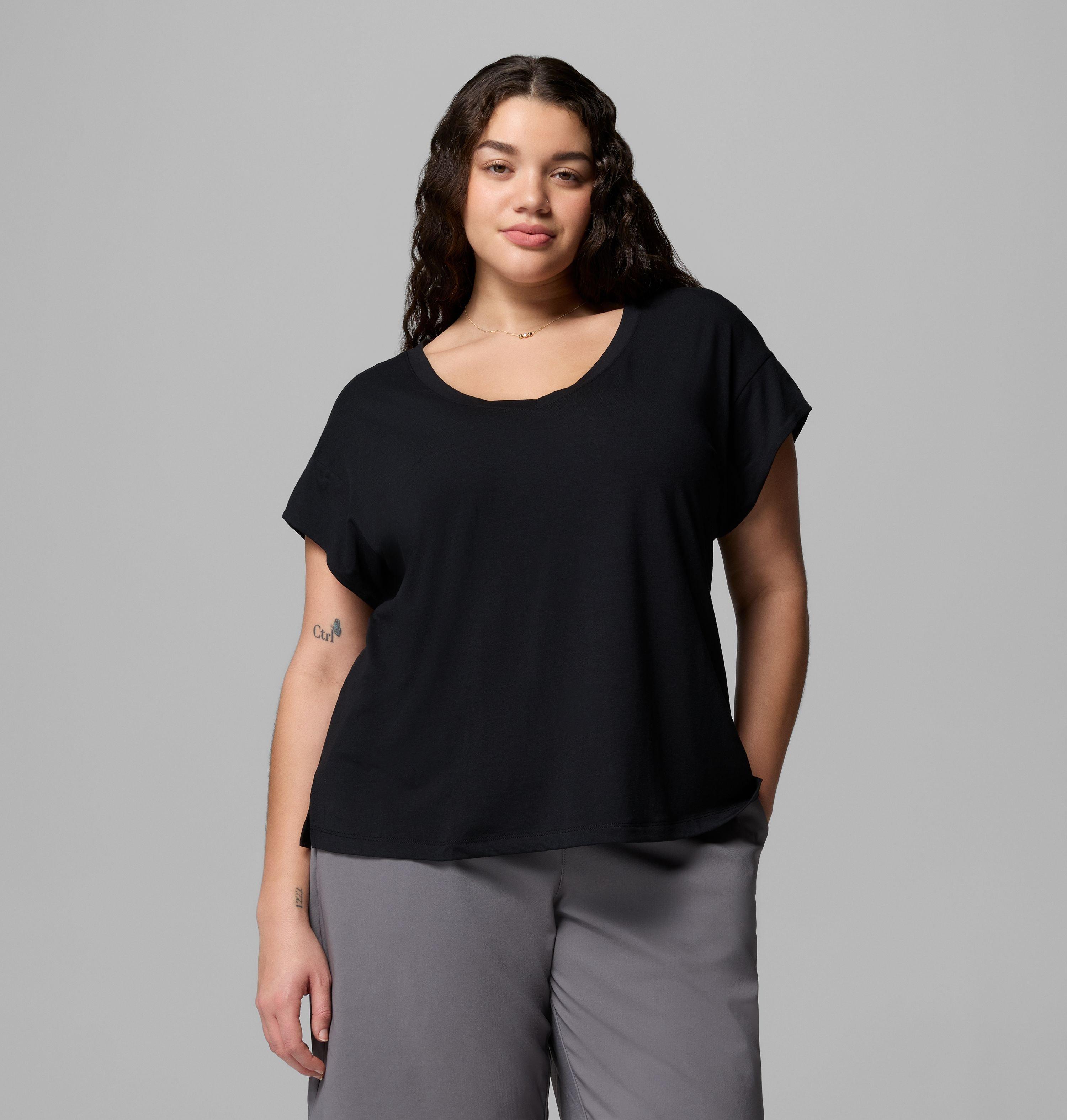 Columbia Women's Daniela Falls V-Neck Short Sleeve Tee - Plus Size by COLUMBIA