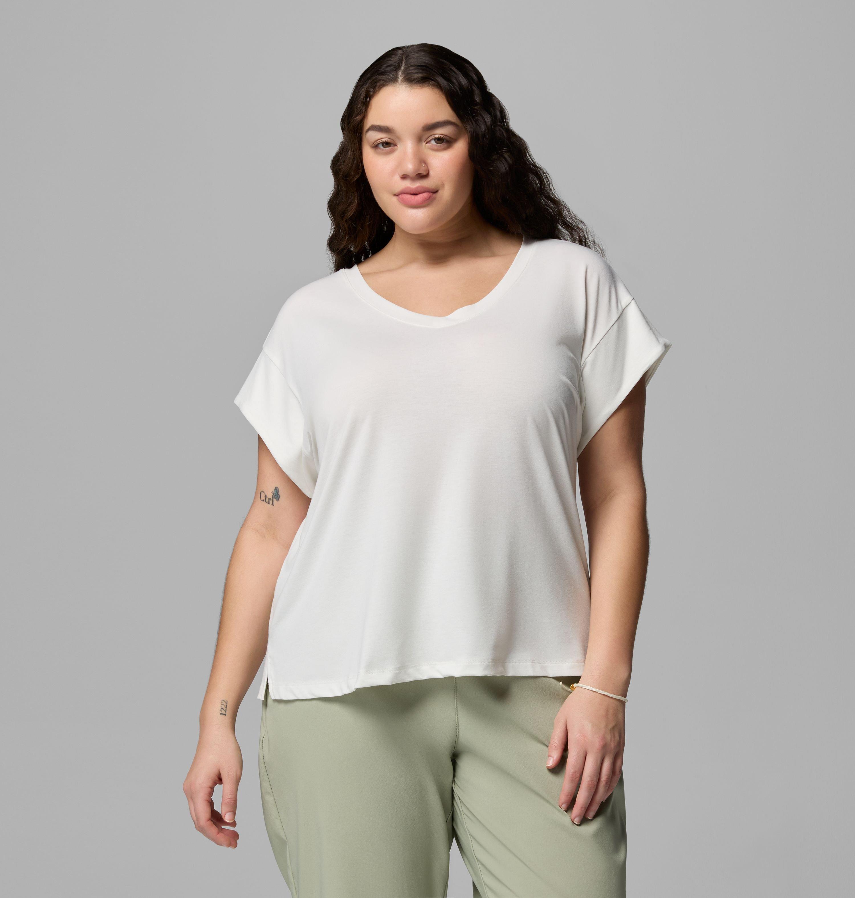Columbia Women's Daniela Falls V-Neck Short Sleeve Tee - Plus Size by COLUMBIA