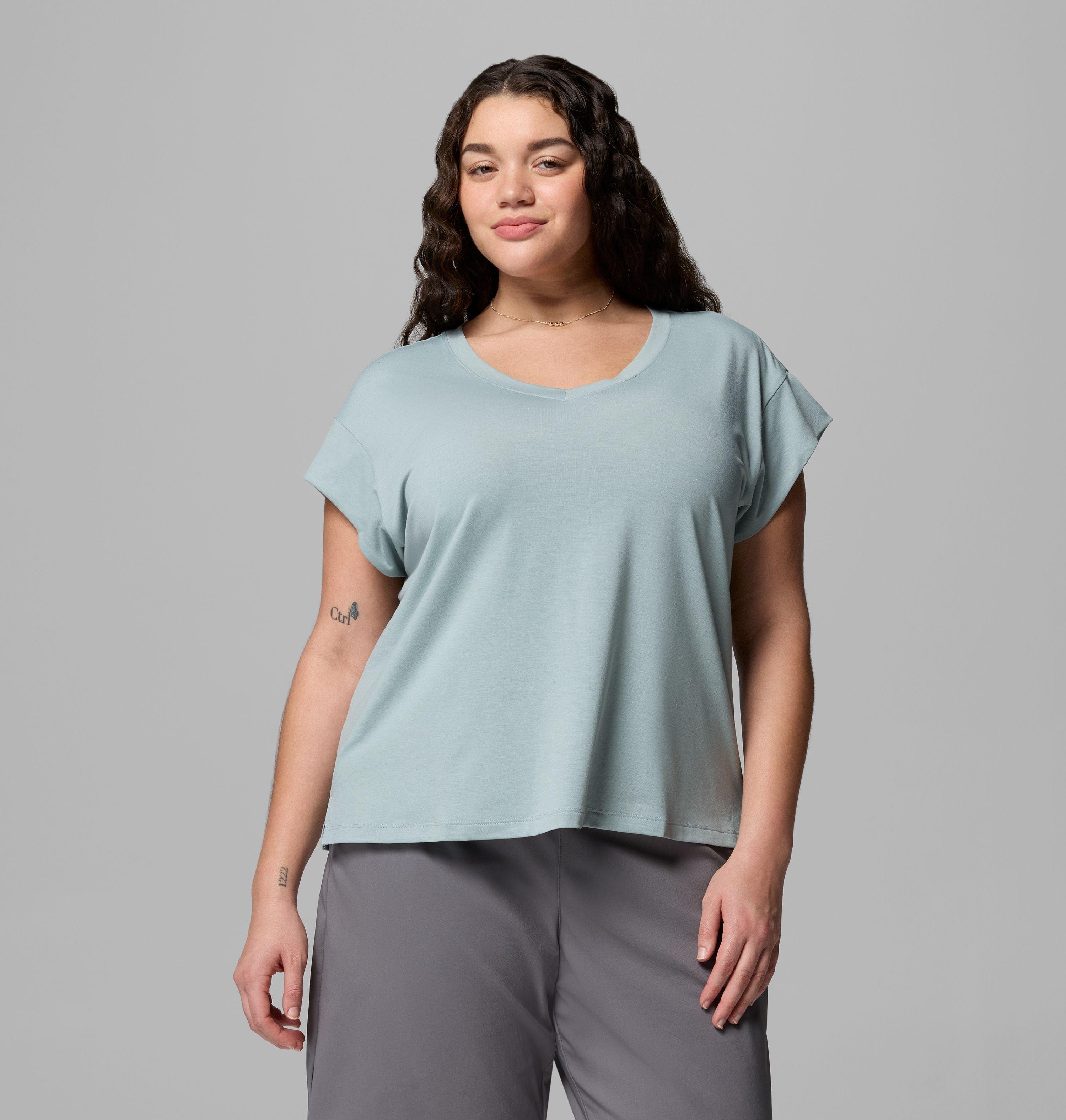 Columbia Women's Daniela Falls V-Neck Short Sleeve Tee - Plus Size by COLUMBIA