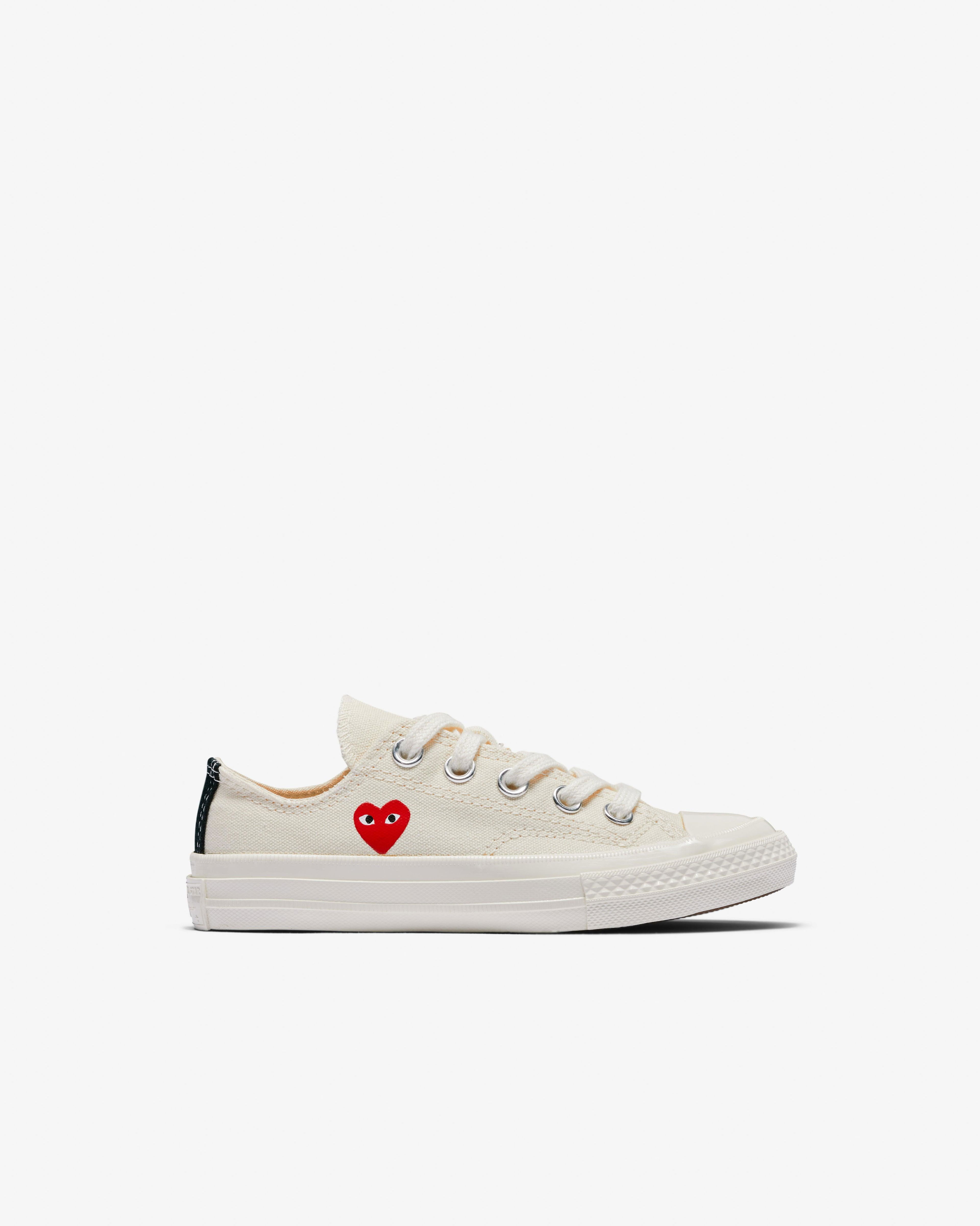 Play Converse - Kids' Small Red Heart All Star 70's Low Sneakers - (Beige) by COMME DES GARCONS