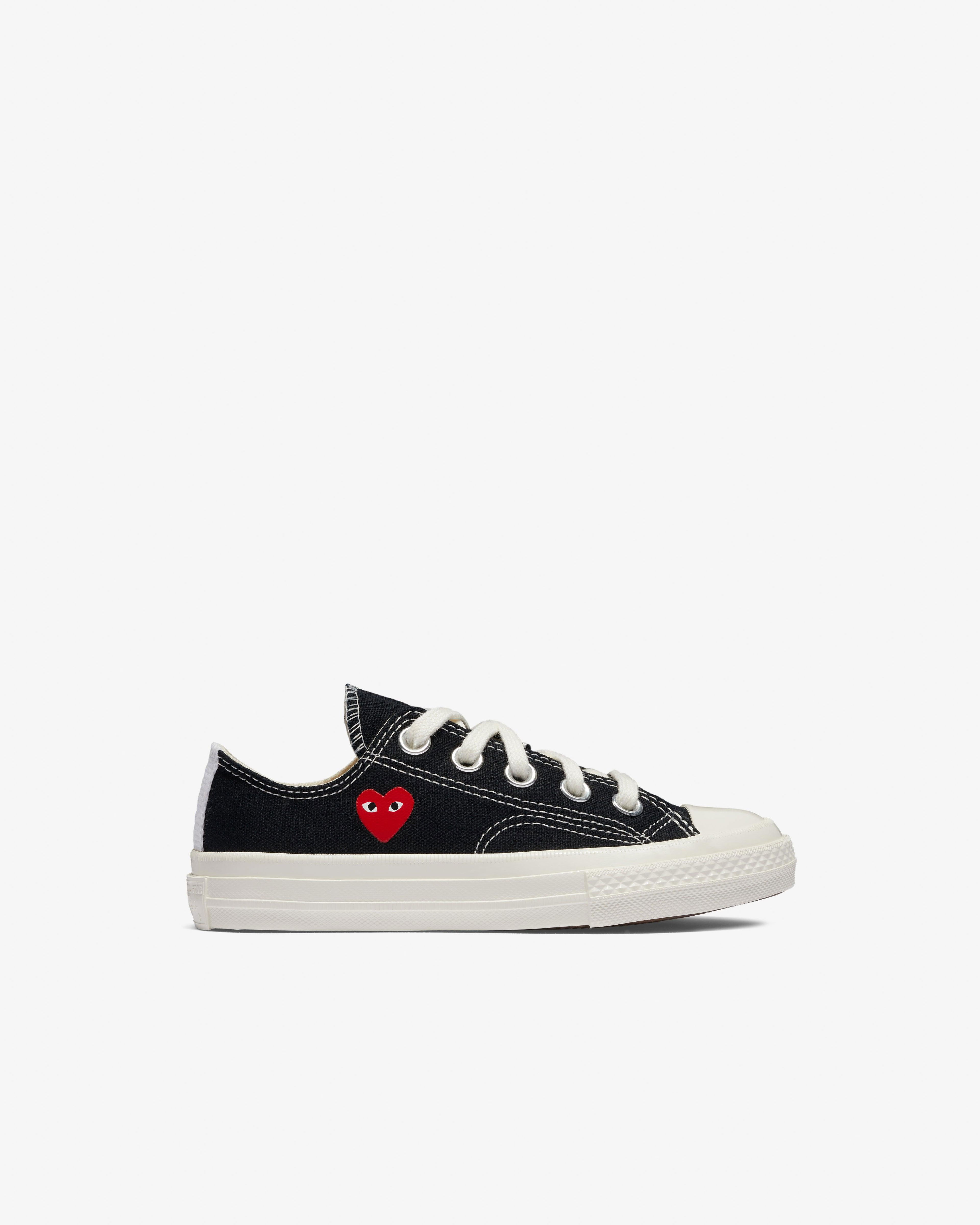 Play Converse - Kids' Small Red Heart All Star 70's Low Sneakers - (Black) by COMME DES GARCONS