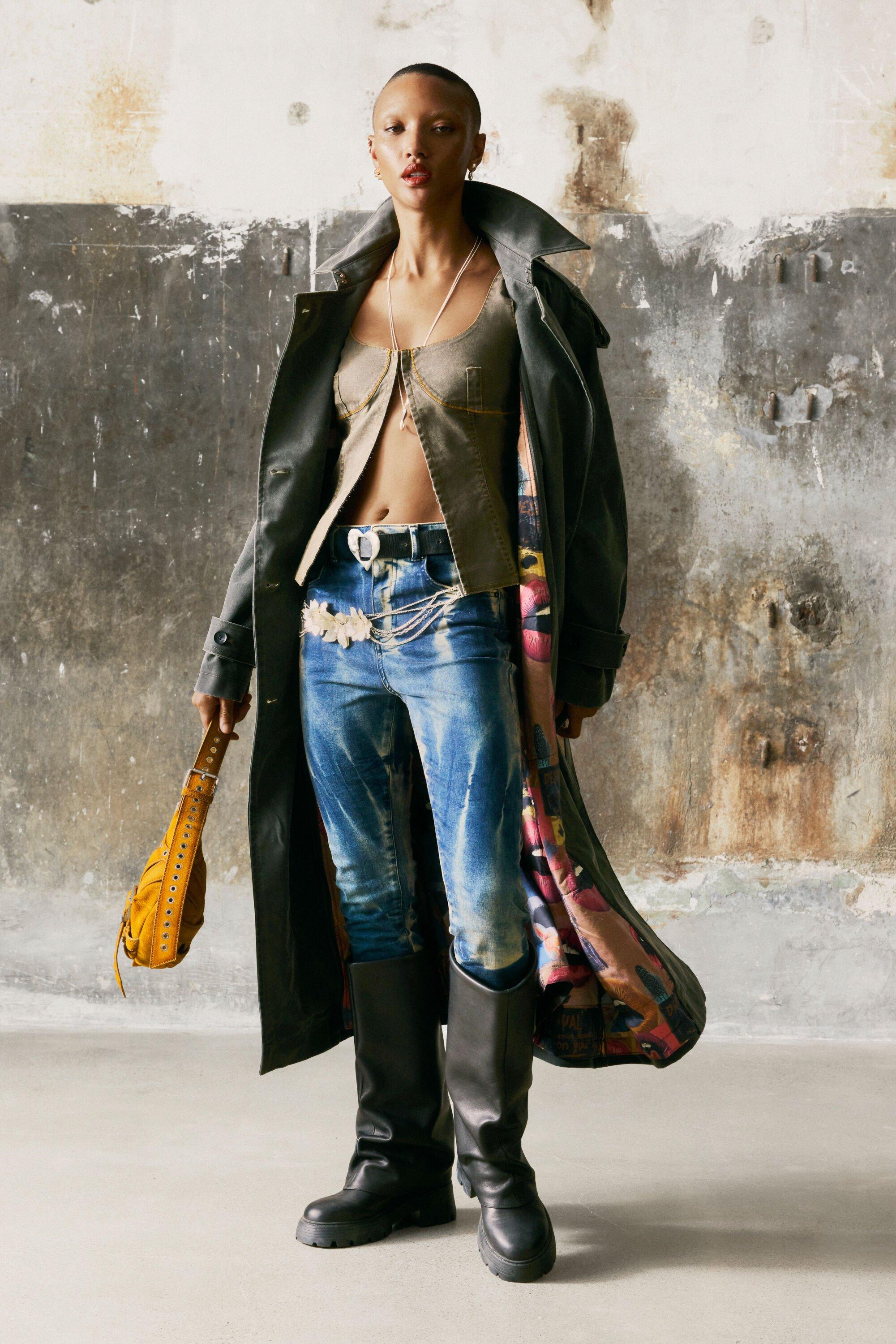 Fitted strappy blouse by DESIGUAL