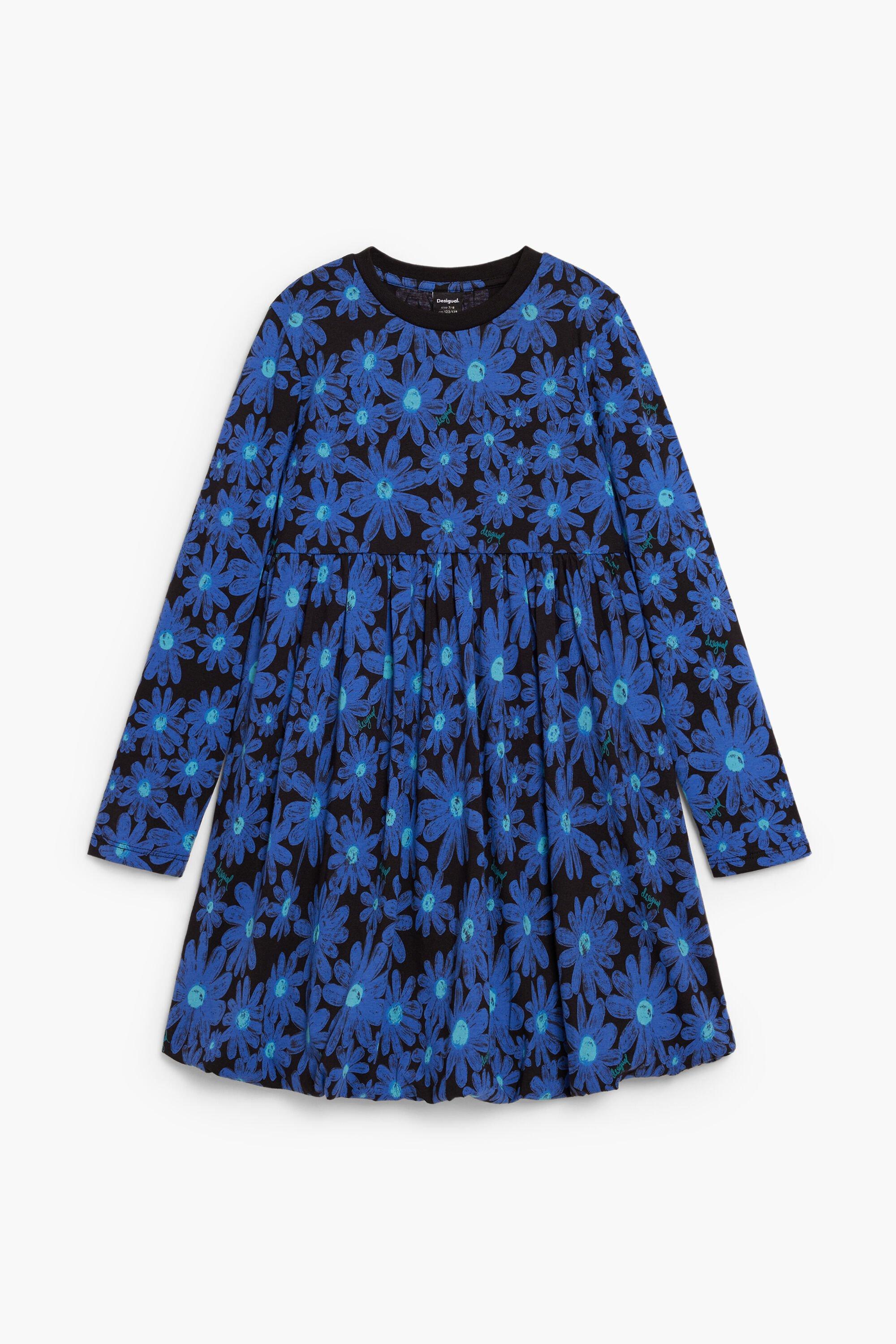 Long-sleeve dress with daisies by undefined Long-sleeve dress with daisies by undefined