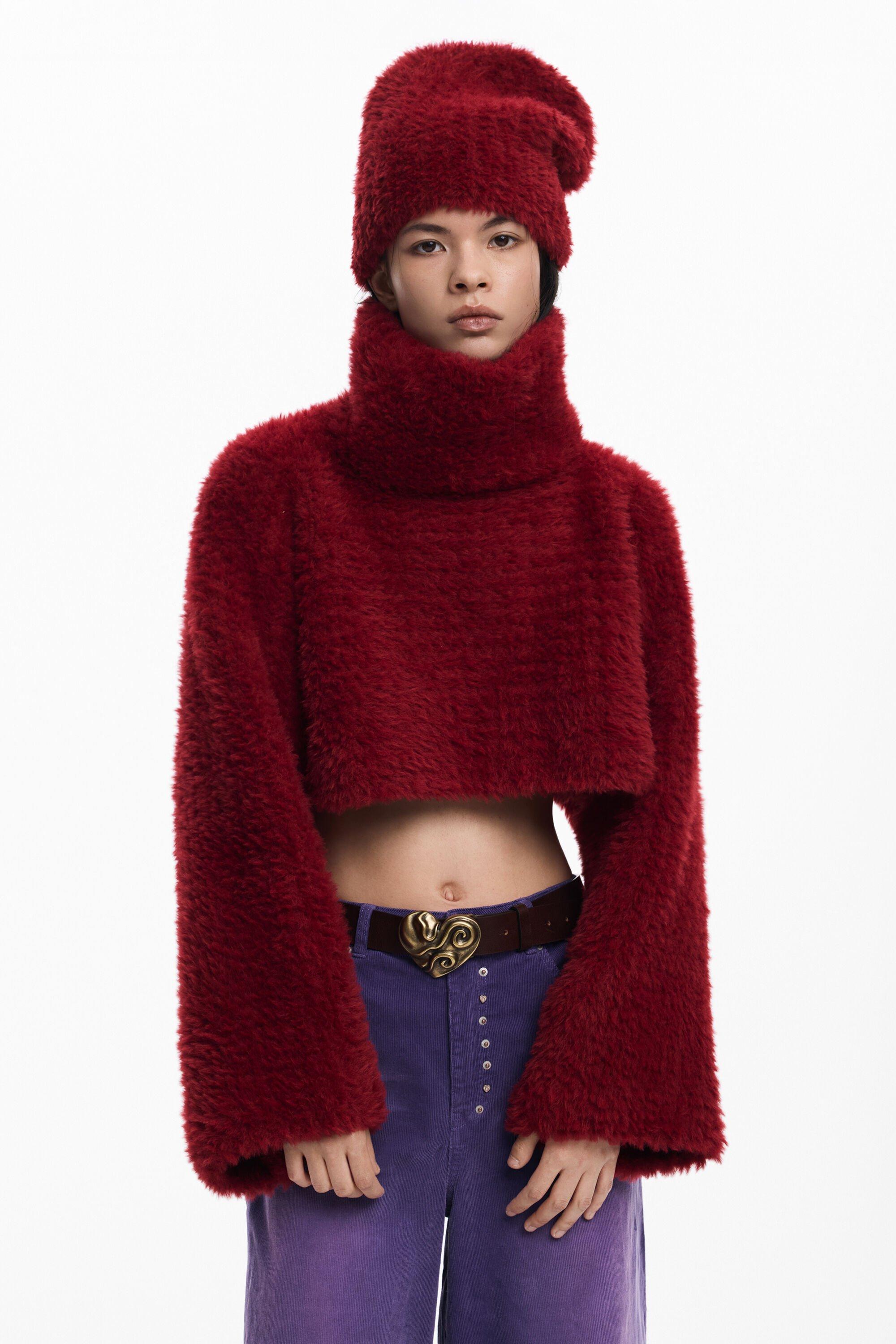 Pack cropped sweater and beanie by DESIGUAL