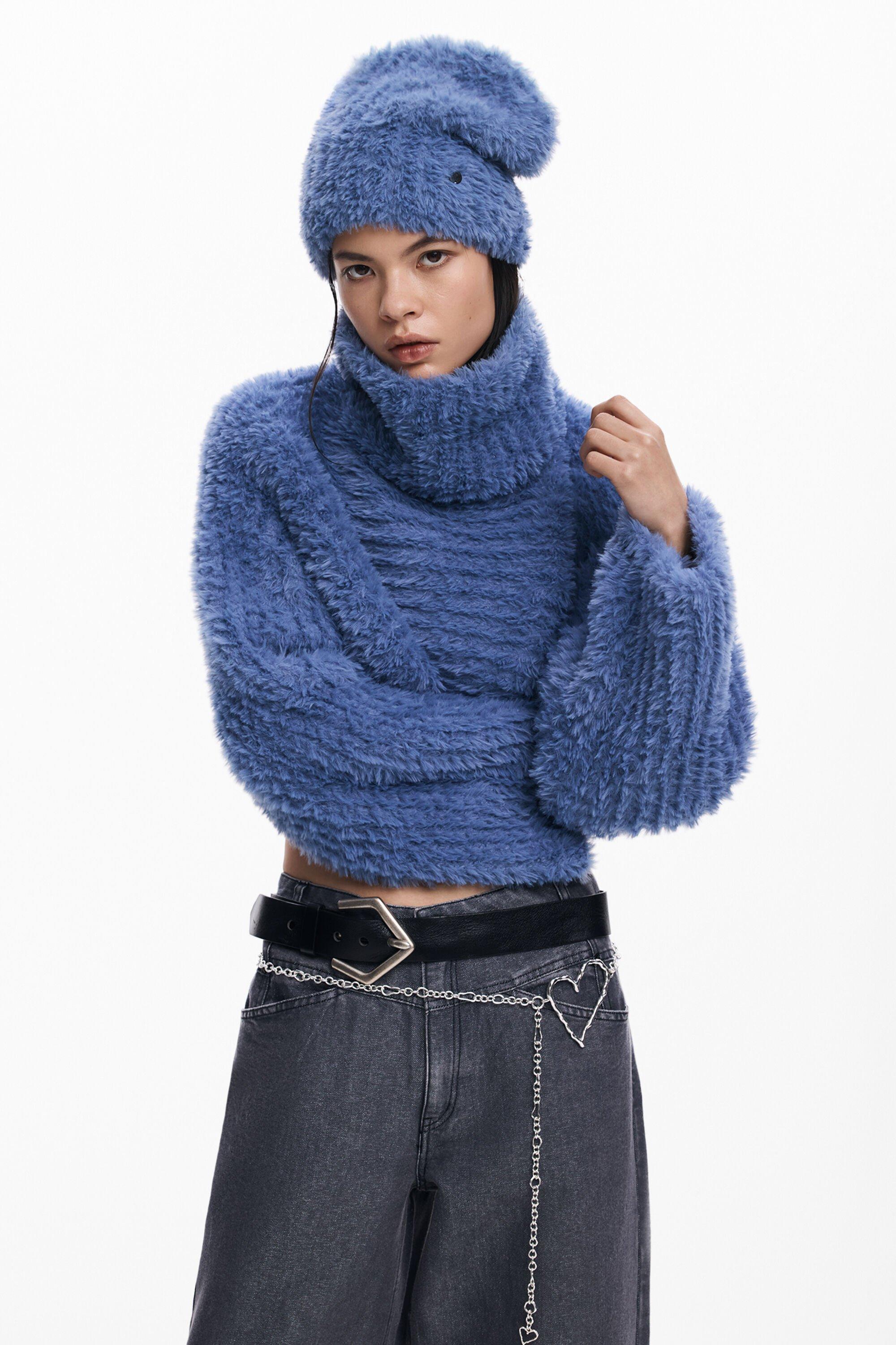 Pack cropped sweater and beanie by DESIGUAL