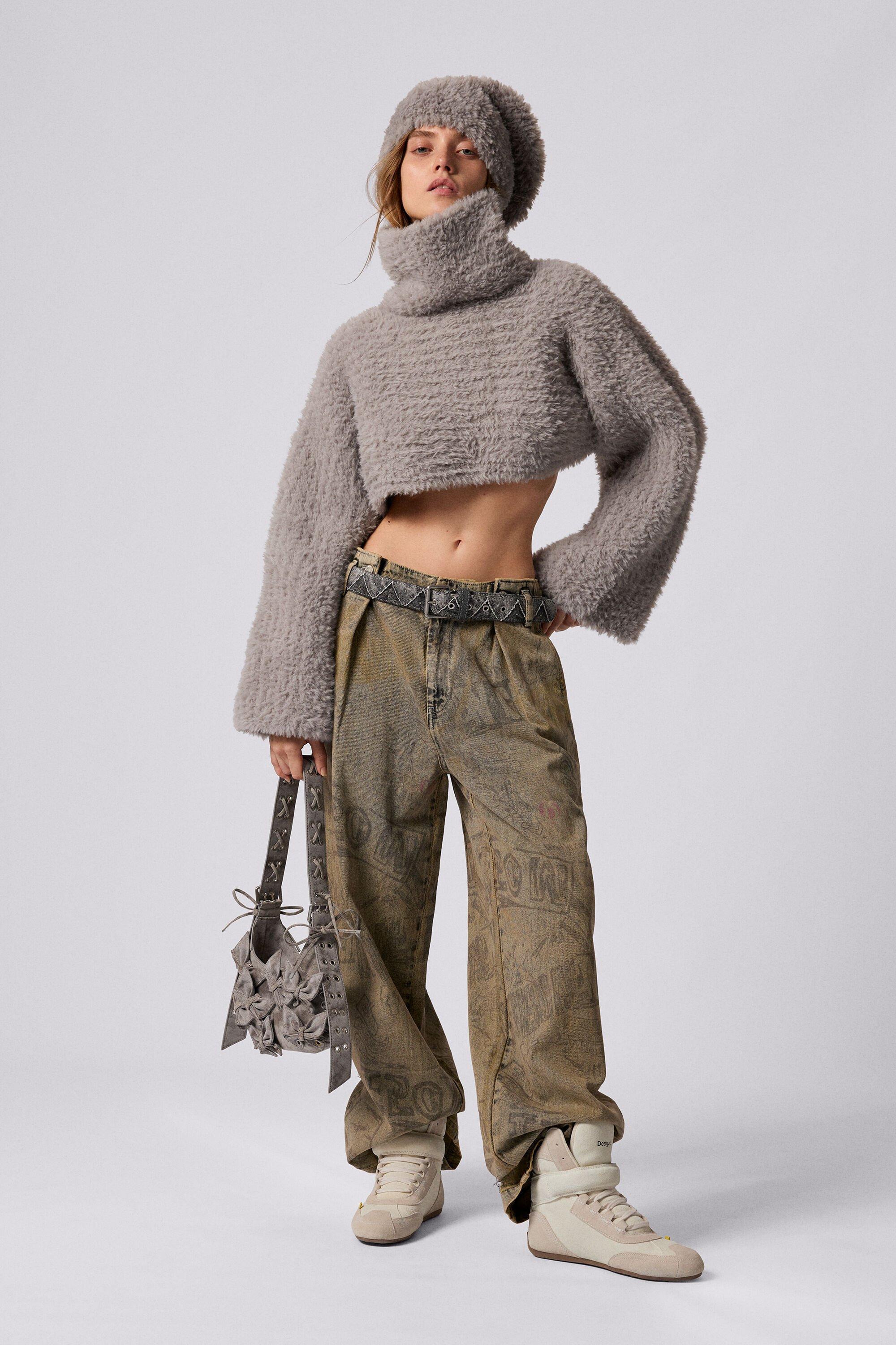 Pack cropped sweater and beanie by DESIGUAL