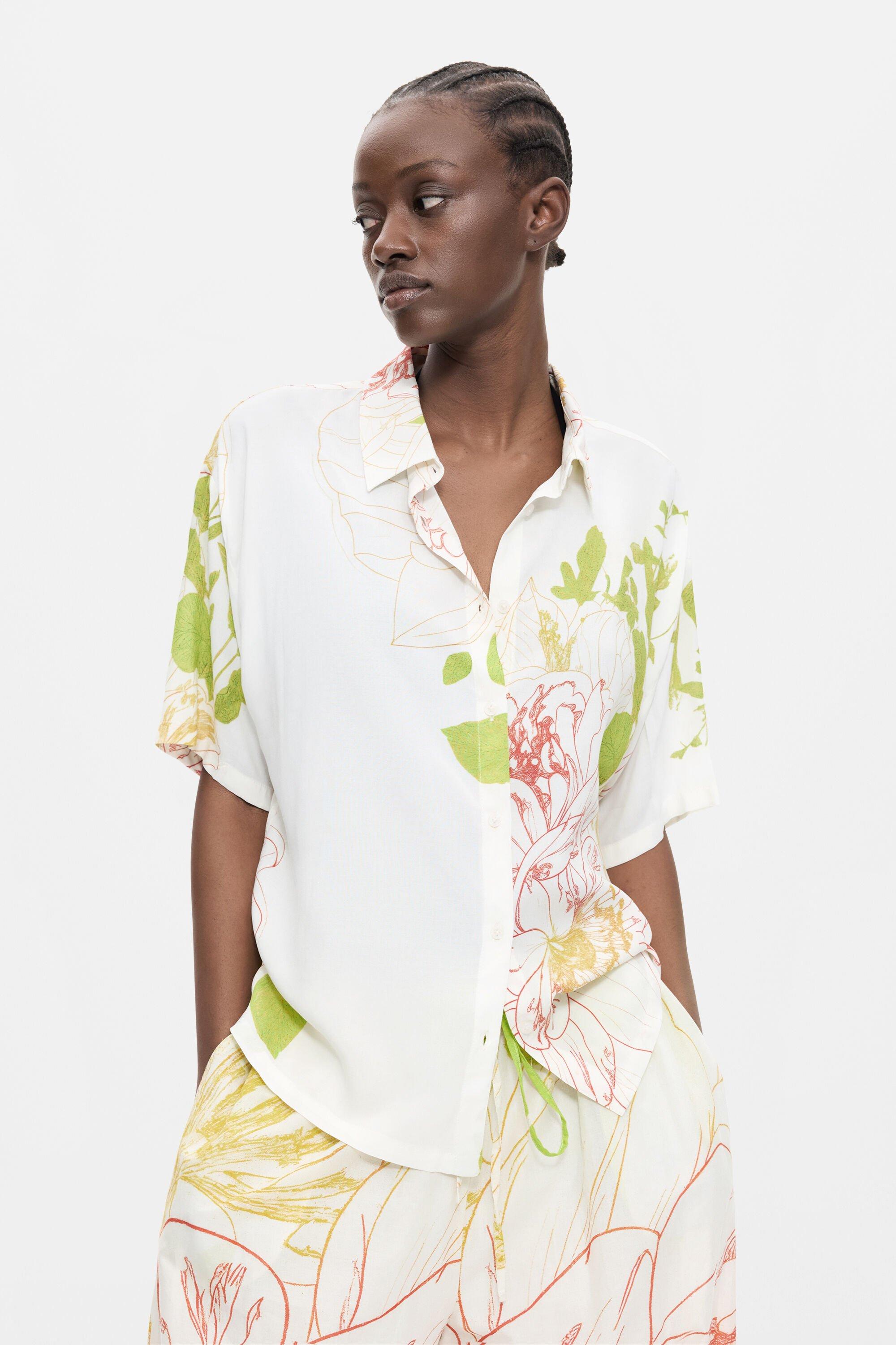 Short-sleeved floral shirt by DESIGUAL