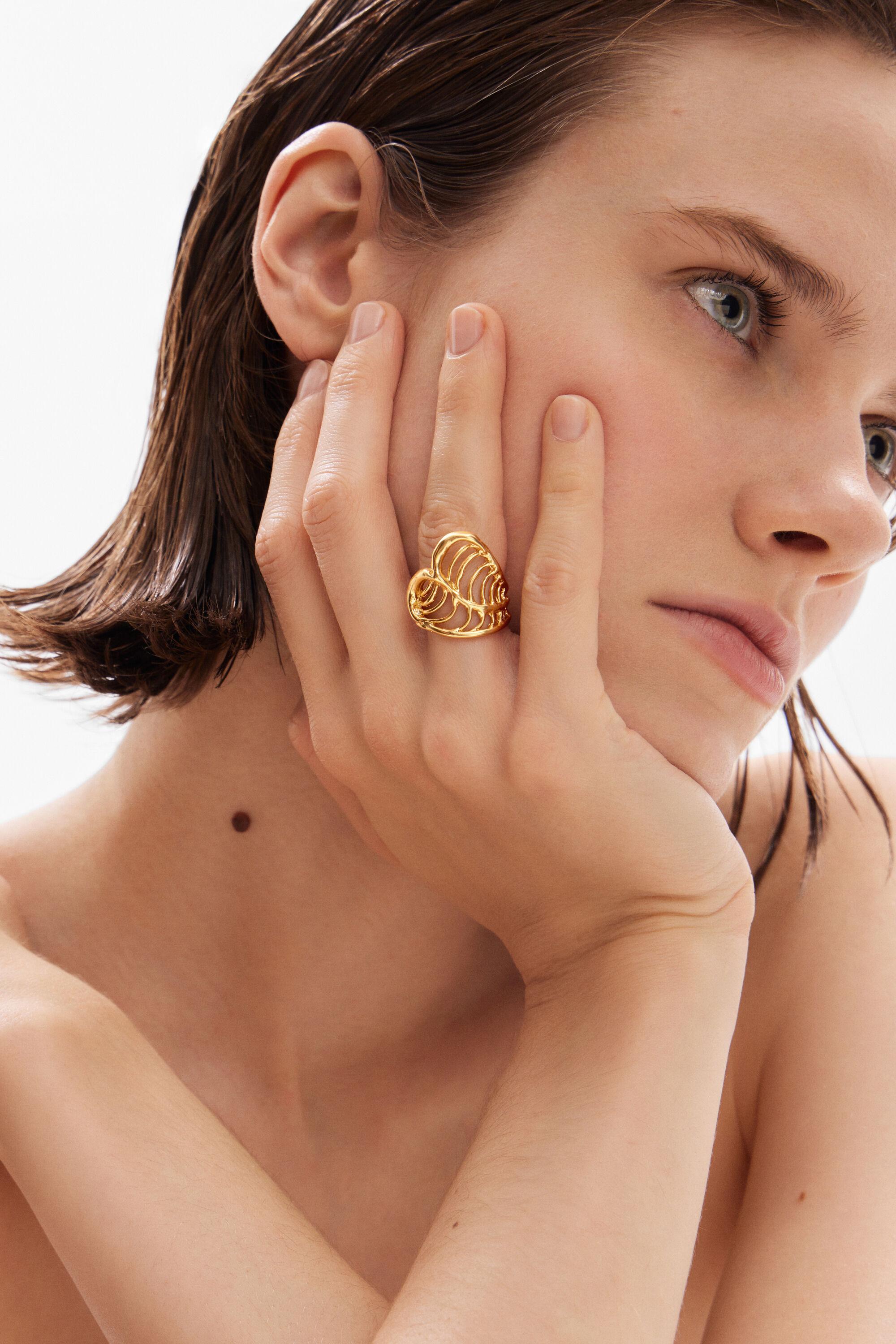 Zalio gold-plated leaf heart ring by DESIGUAL
