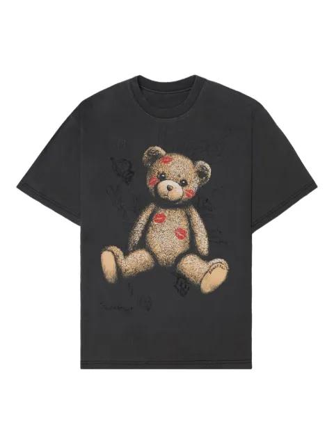 Big Kiss T-shirt by DOMREBEL