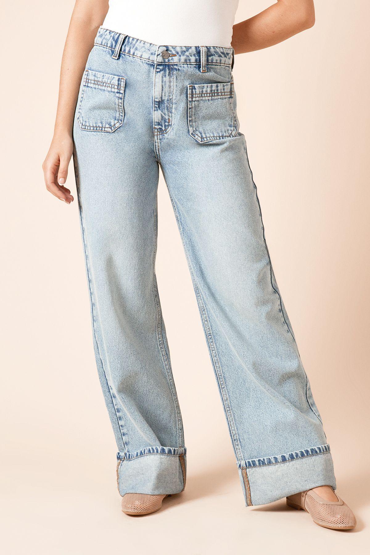 Straight Leg Jean With Patch Pockets by DOROTHY PERKINS