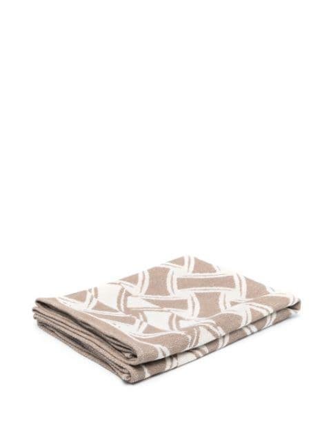 patterned-jacquard beach towel by DRUMOHR