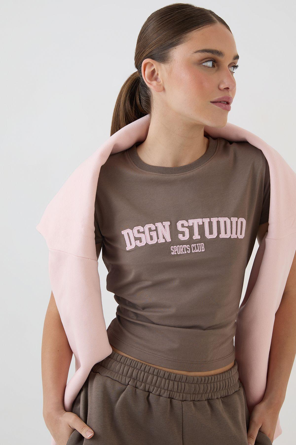 DSGN Studio Applique Fitted T-Shirt by DSGN STUDIO