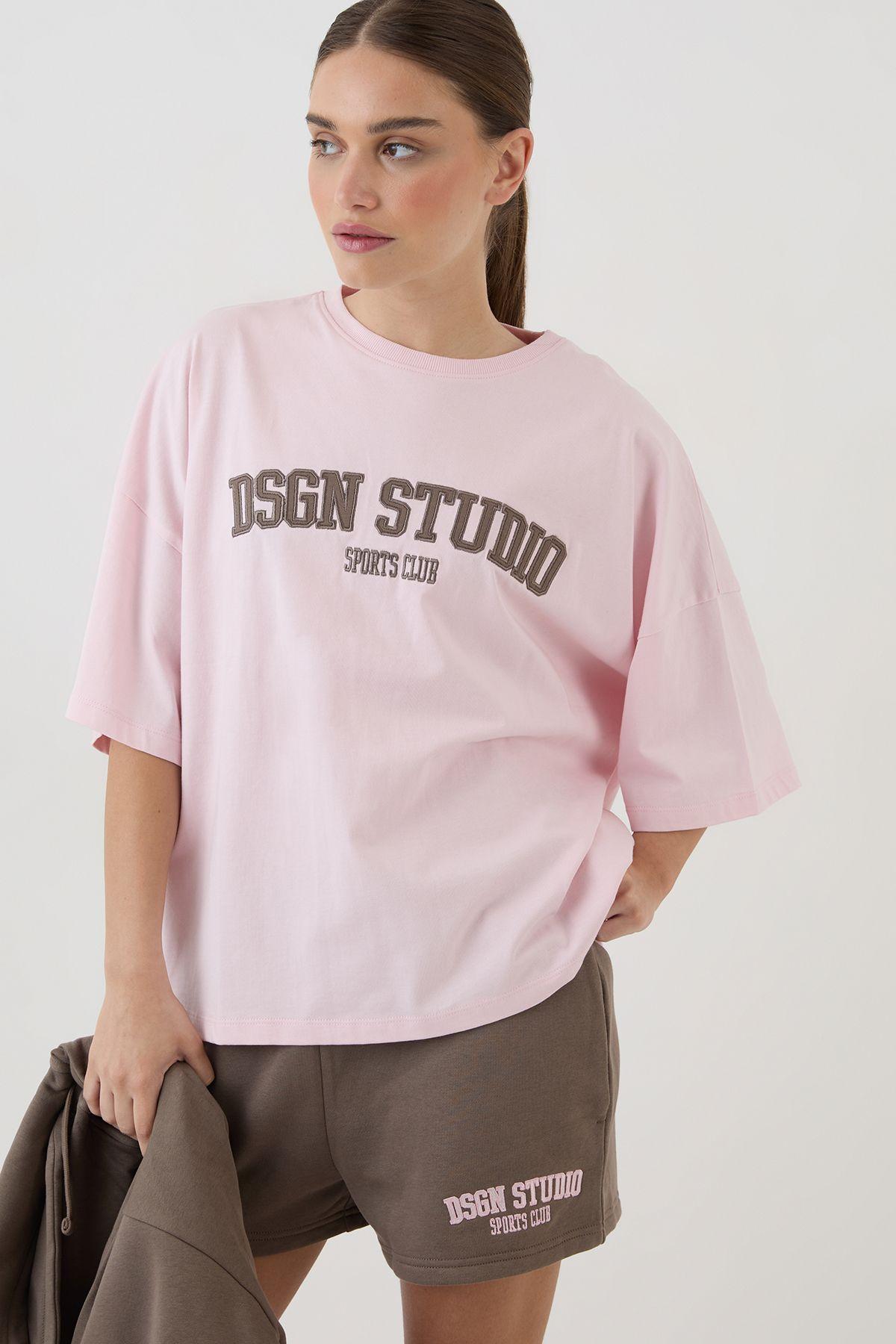 DSGN Studio Applique Oversized T-Shirt by DSGN STUDIO