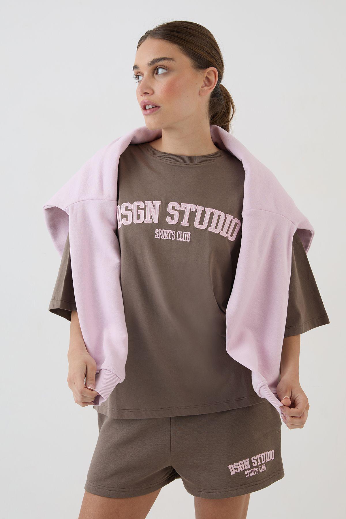 DSGN Studio Applique Oversized T-Shirt by DSGN STUDIO