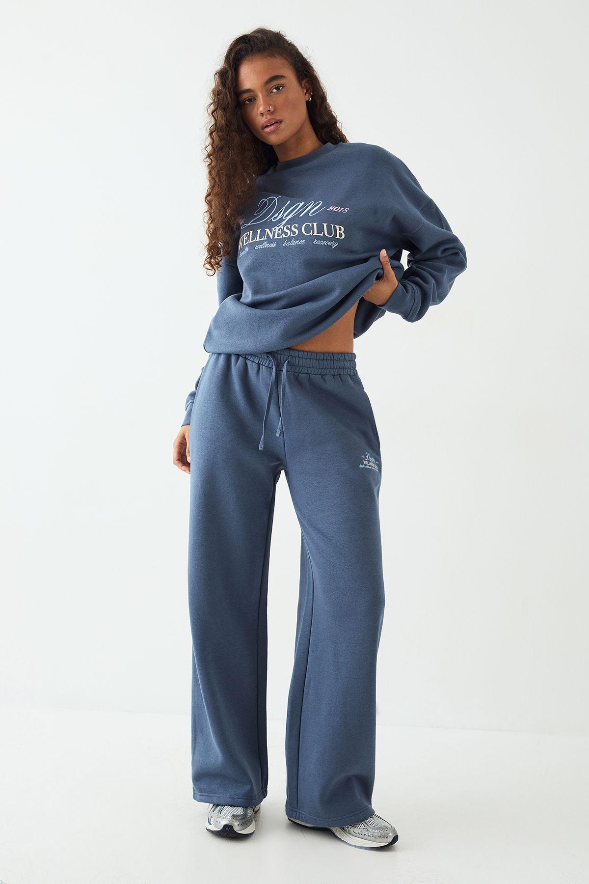 DSGN Studio Wellness Club Oversized Sweatshirt Tracksuit by DSGN STUDIO DSGN Studio Wellness Club Oversized Sweatshirt Tracksuit by DSGN STUDIO