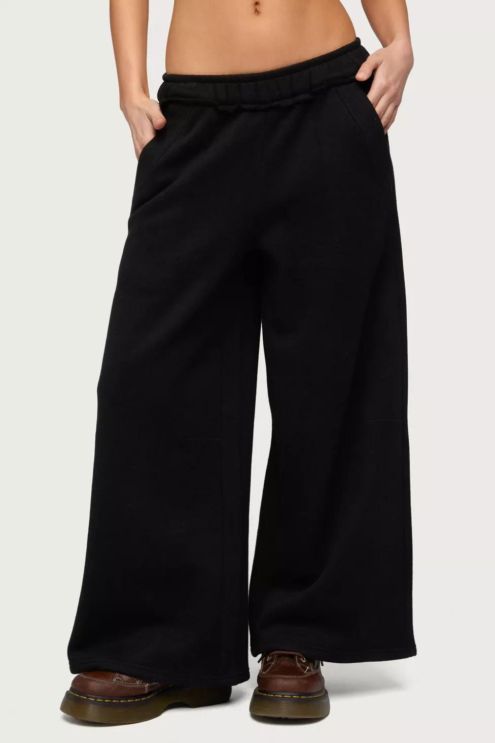 Edikted Petite Kori Oversized Sweatpants by EDIKTED