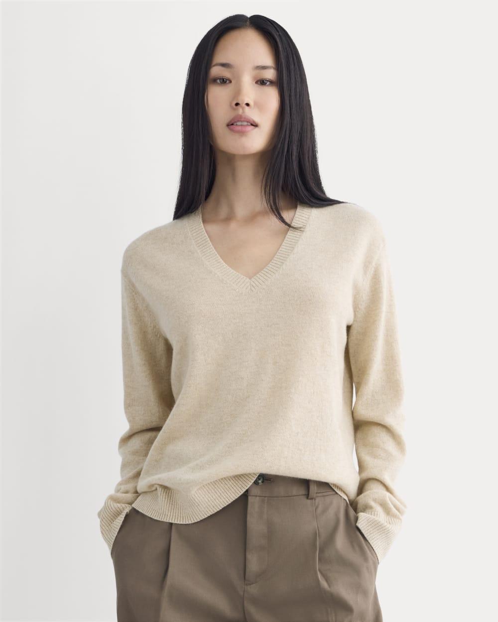 The Classic V in Cashmere | Heather Light Camel by EVERLANE