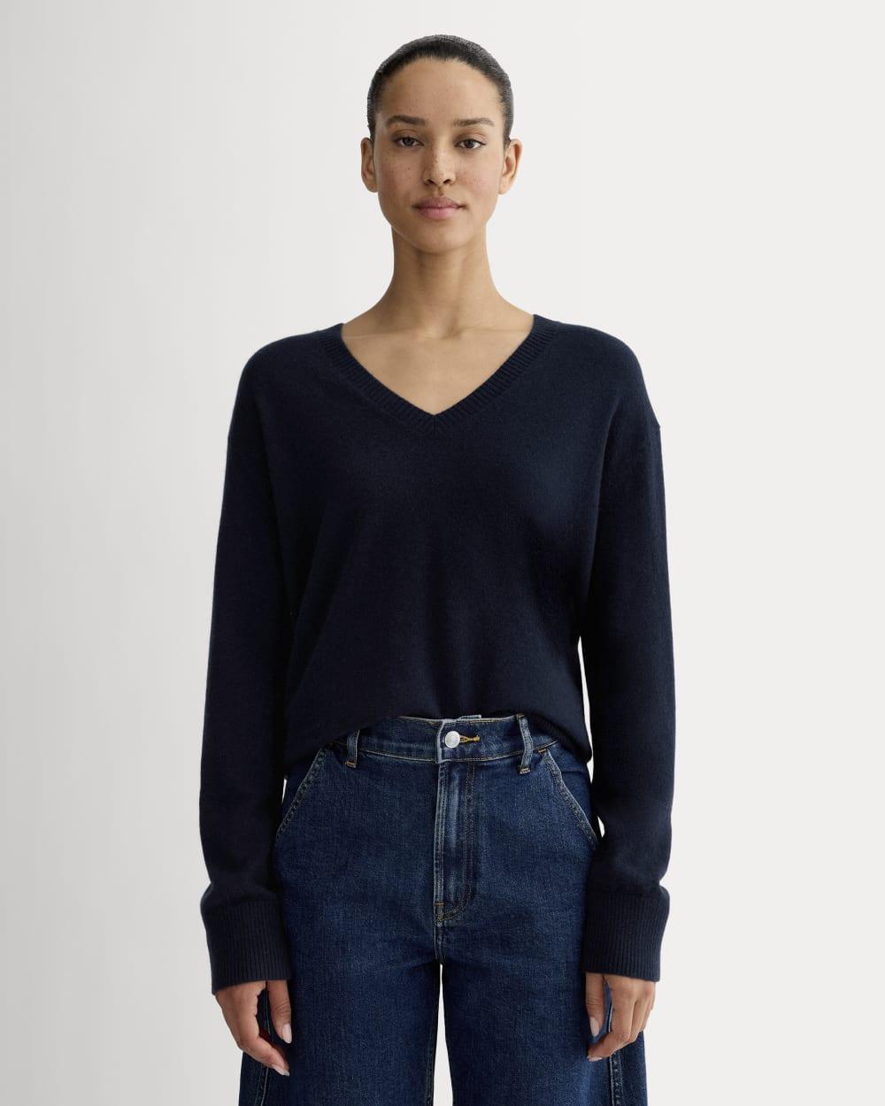 The Classic V in Cashmere | Navy by EVERLANE