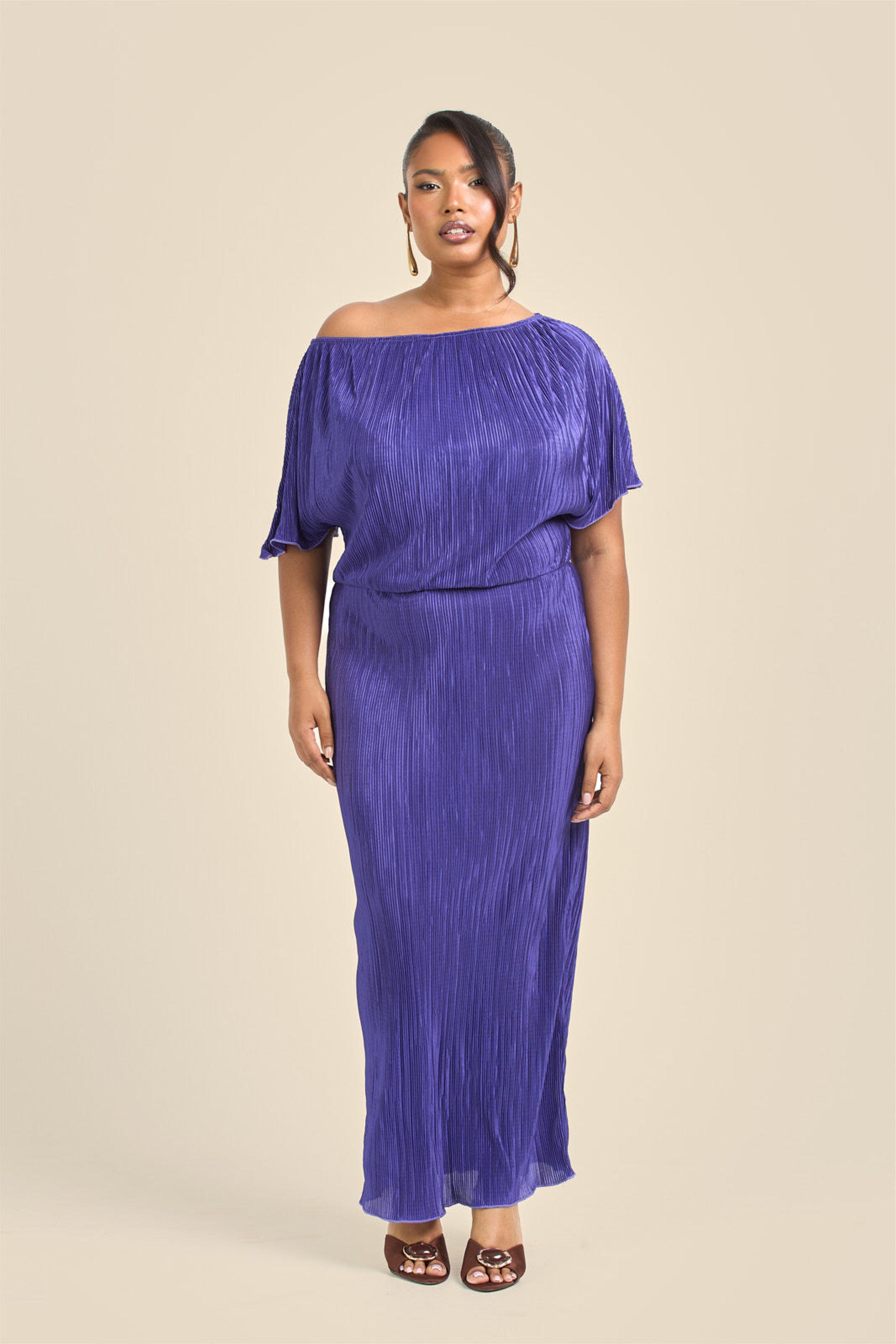 Curve Drop Shoulder Plisse Midaxi Dress by FASHION-SZN