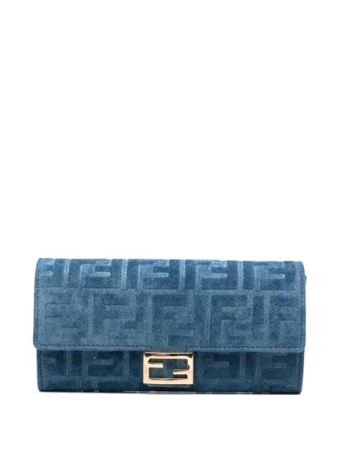 Baguette wallet-on-chain by FENDI
