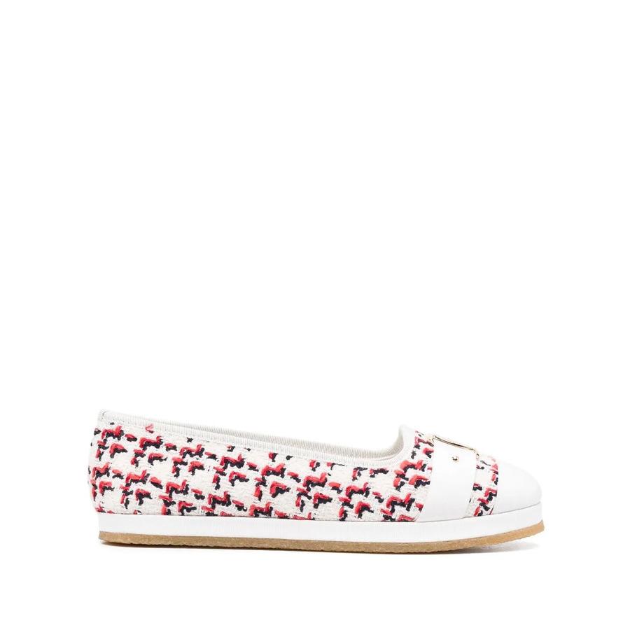 Ferragamo Ladies White Flats by FERRAGAMO