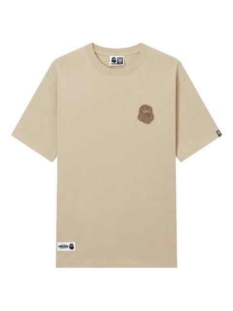 embroidered-patch T-shirt by FINGERCROXX